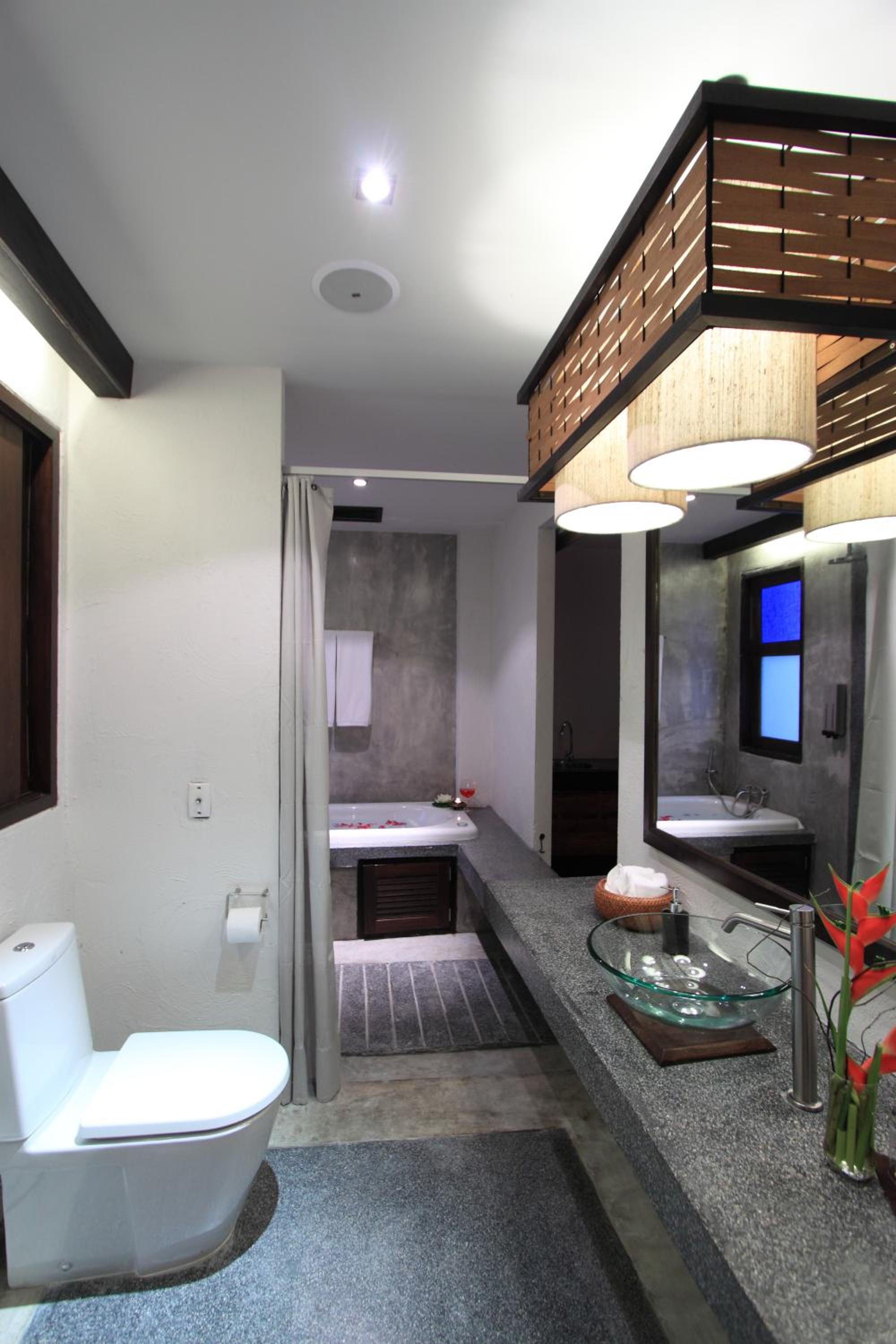 Honeymoon Suite - Photo 2
