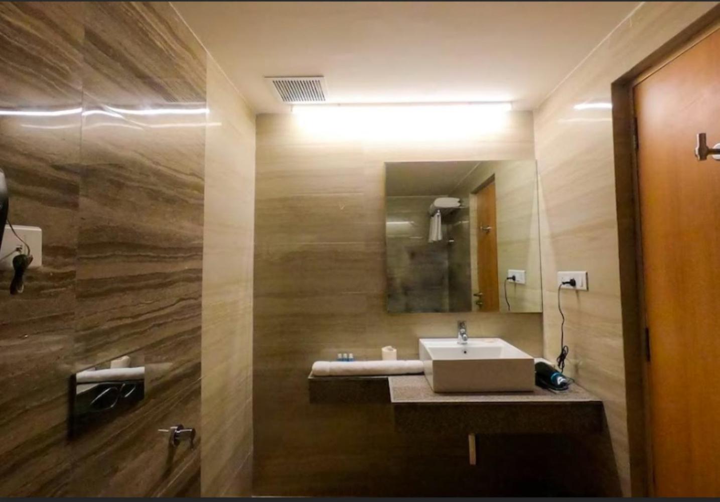 Deluxe Room - Photo 4
