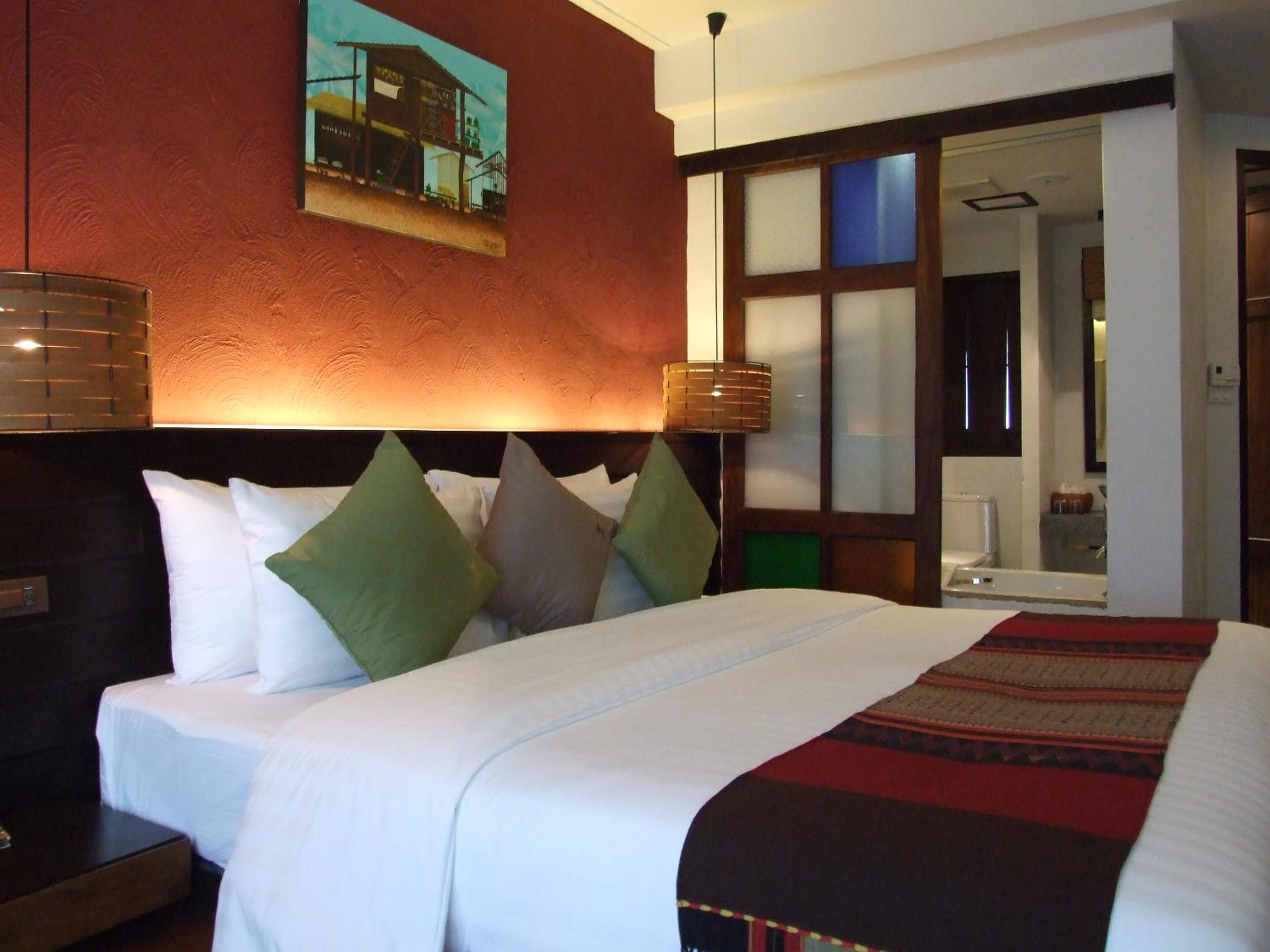 Deluxe Double Room - Photo 10