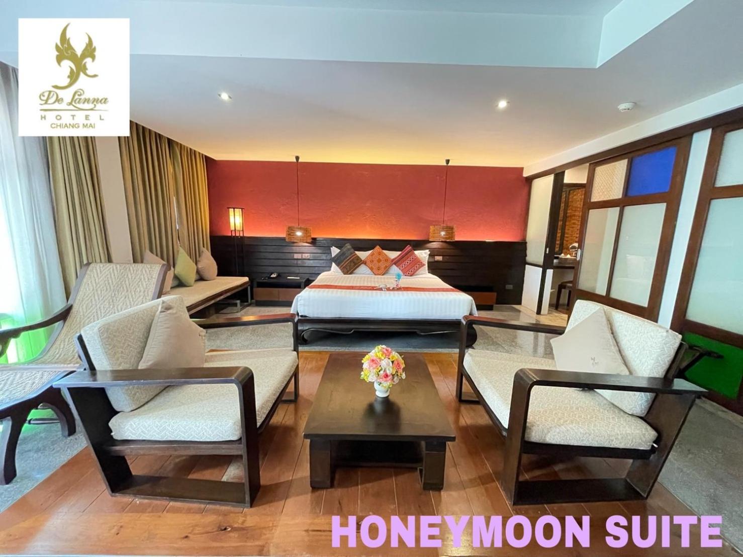 Honeymoon Suite - Photo 4