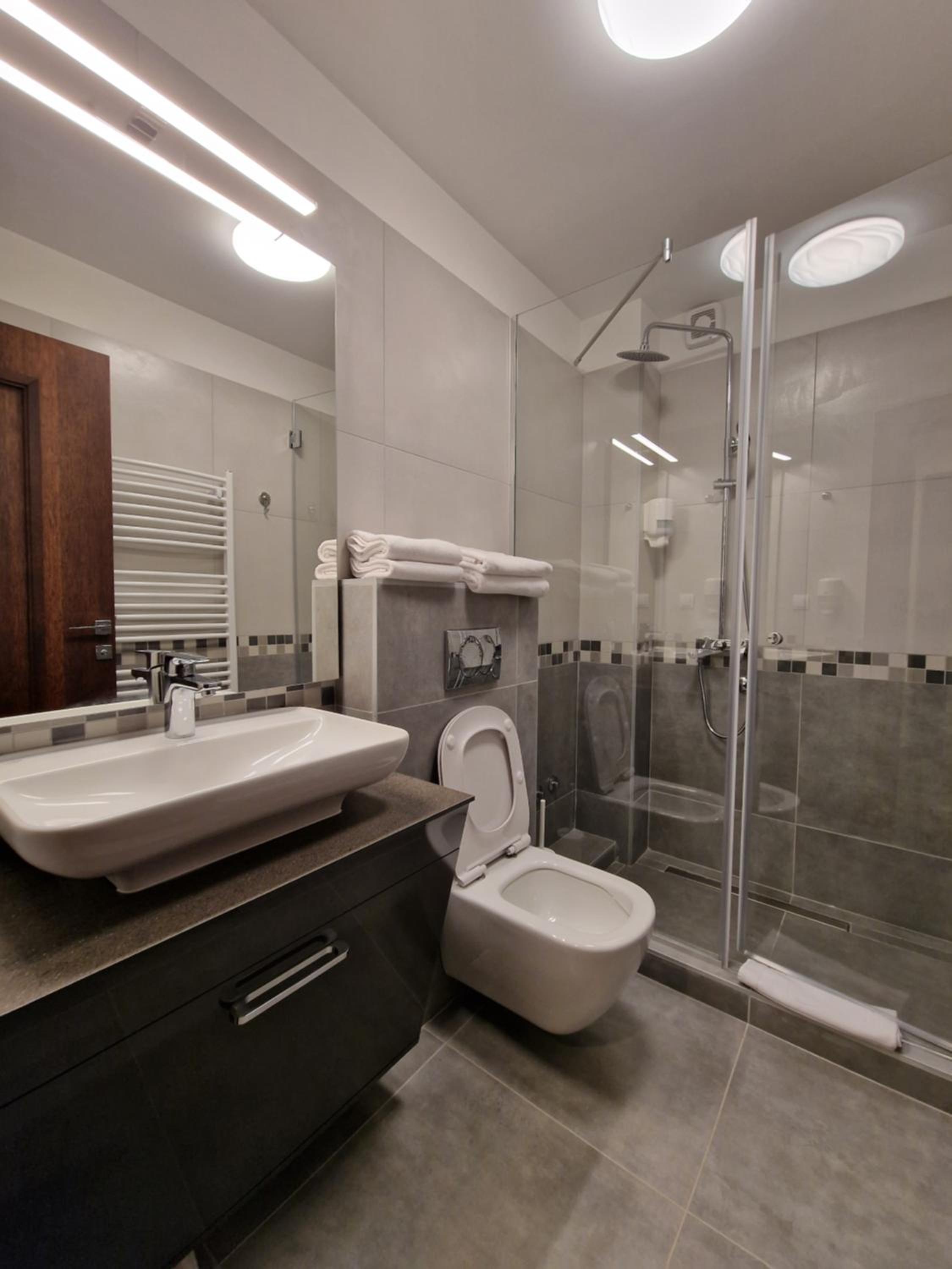 Four-Bedroom House photo 2