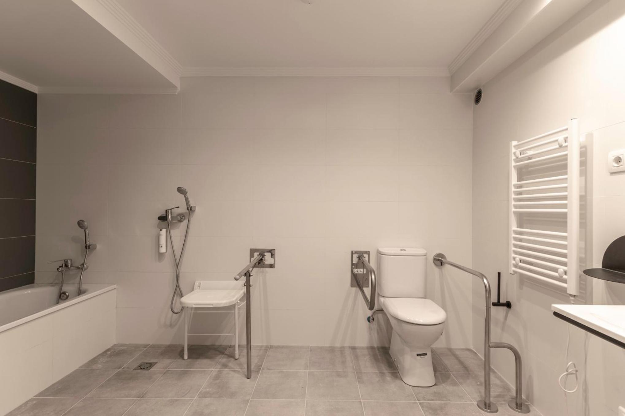 One-Bedroom Apartment - Photo 6