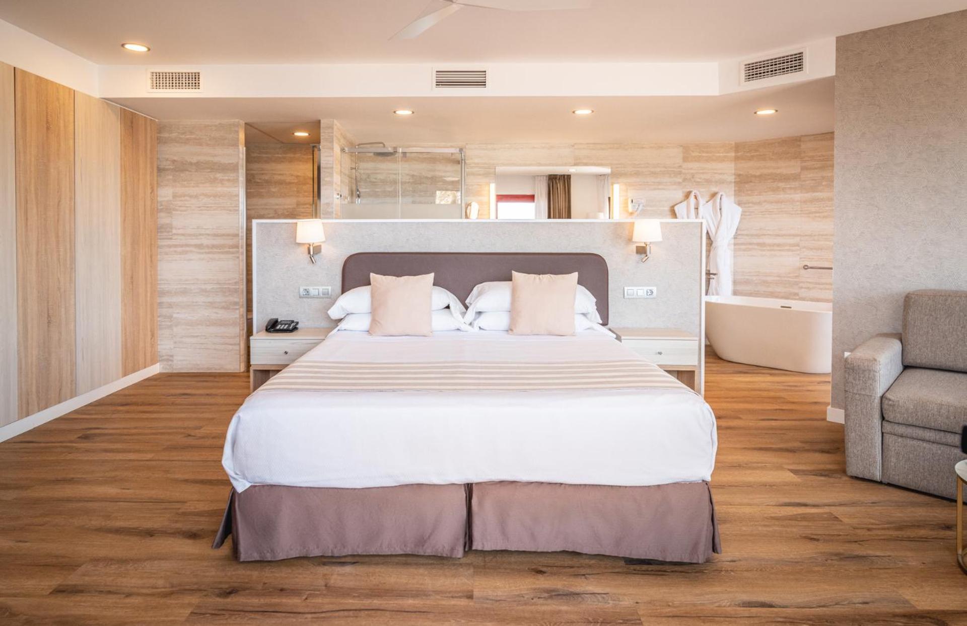 Junior Suite with Frontal Sea View - Photo 5