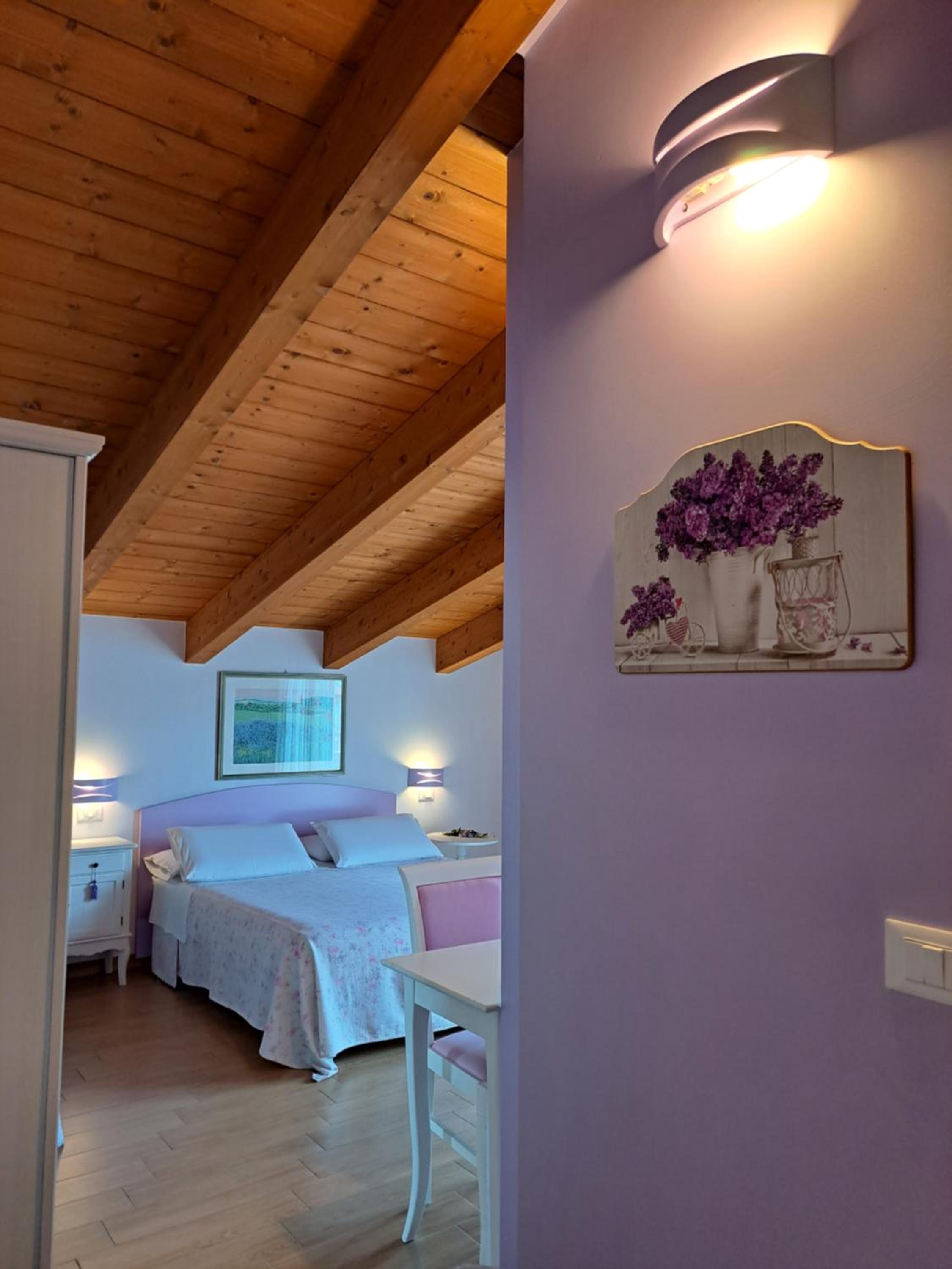 Quadruple Room with Private Bathroom photo 1