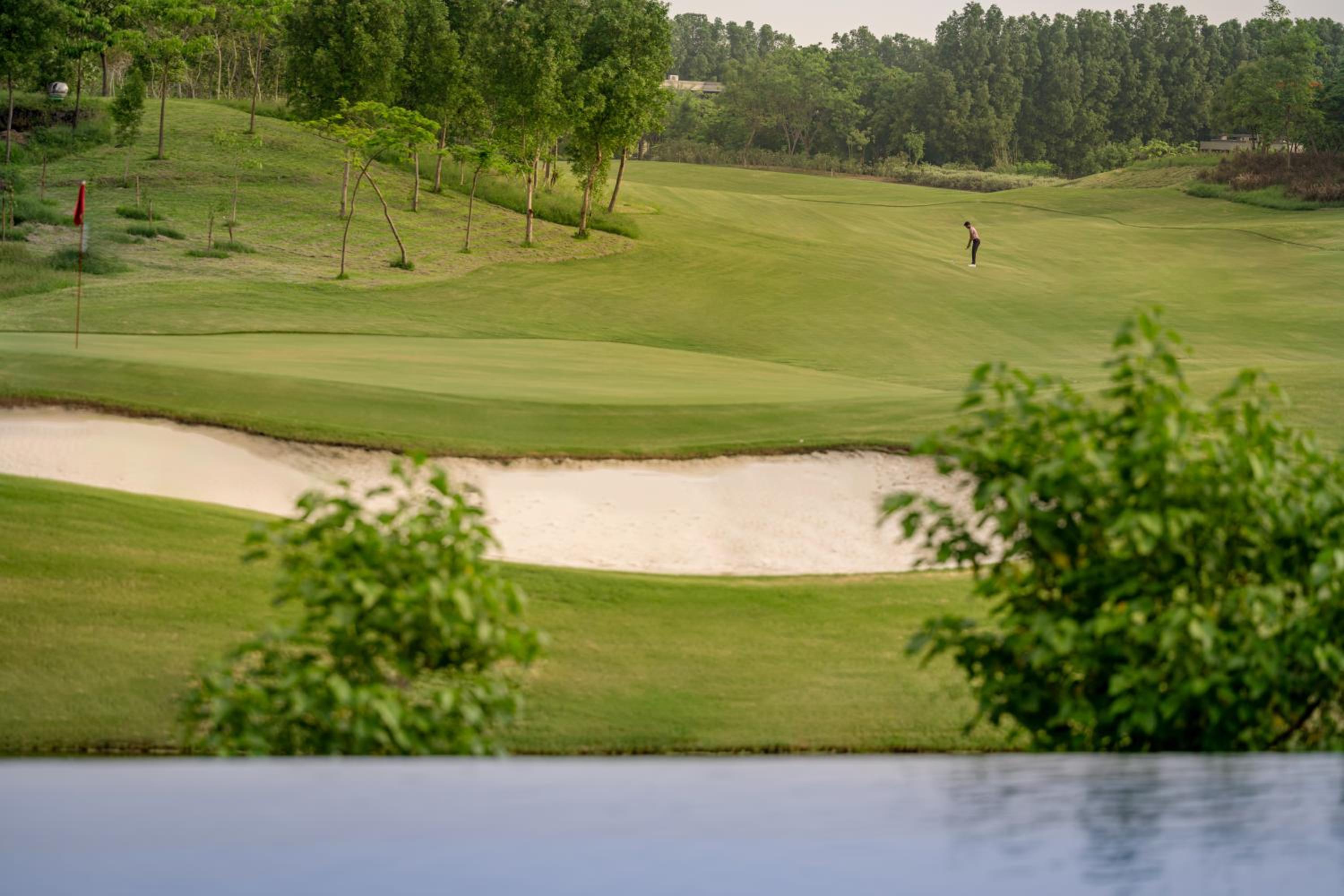 Zuper DeluxZ Golf-View Balcony Room photo 3