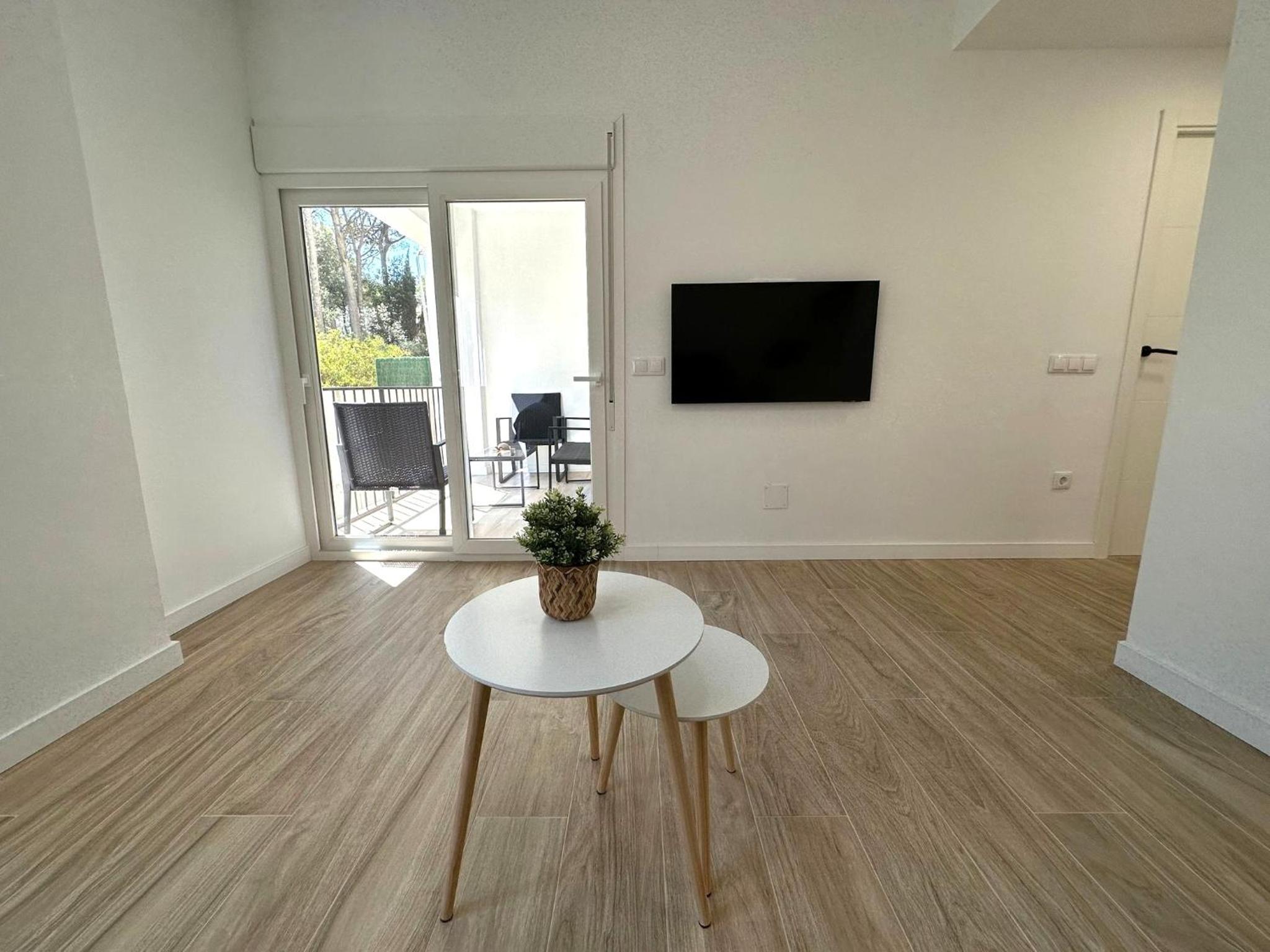 One-Bedroom Apartment photo 2