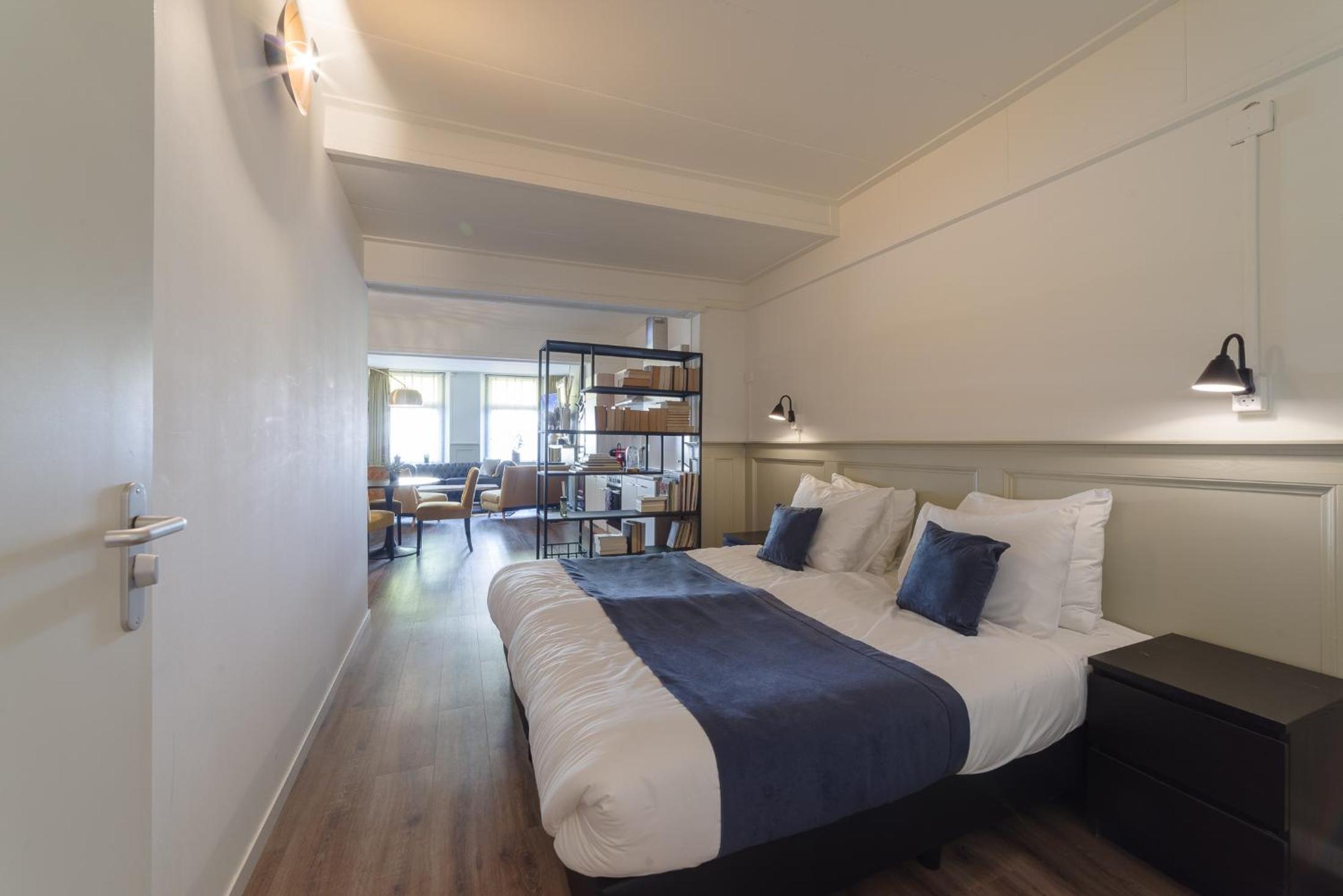 King Studio with Sofa Bed - Photo 1