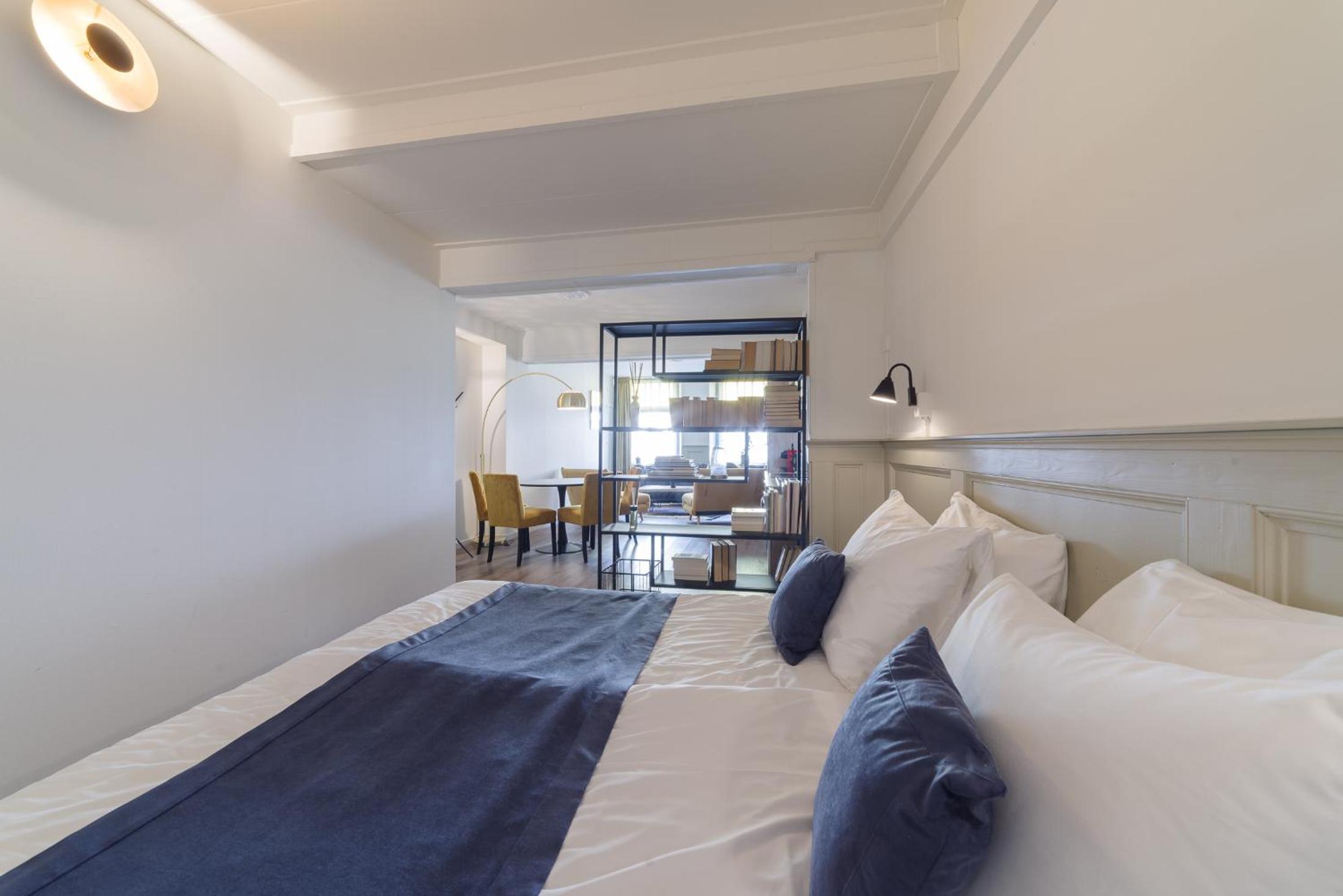 King Studio with Sofa Bed - Photo 4