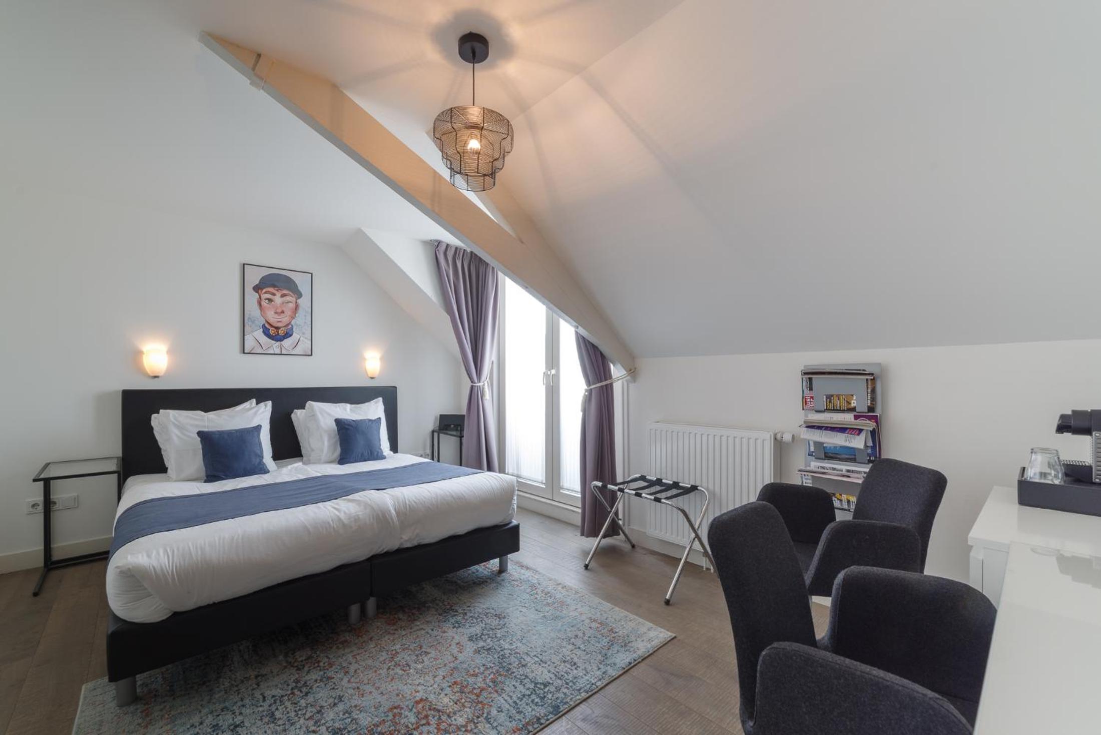 Family Room - Photo 3