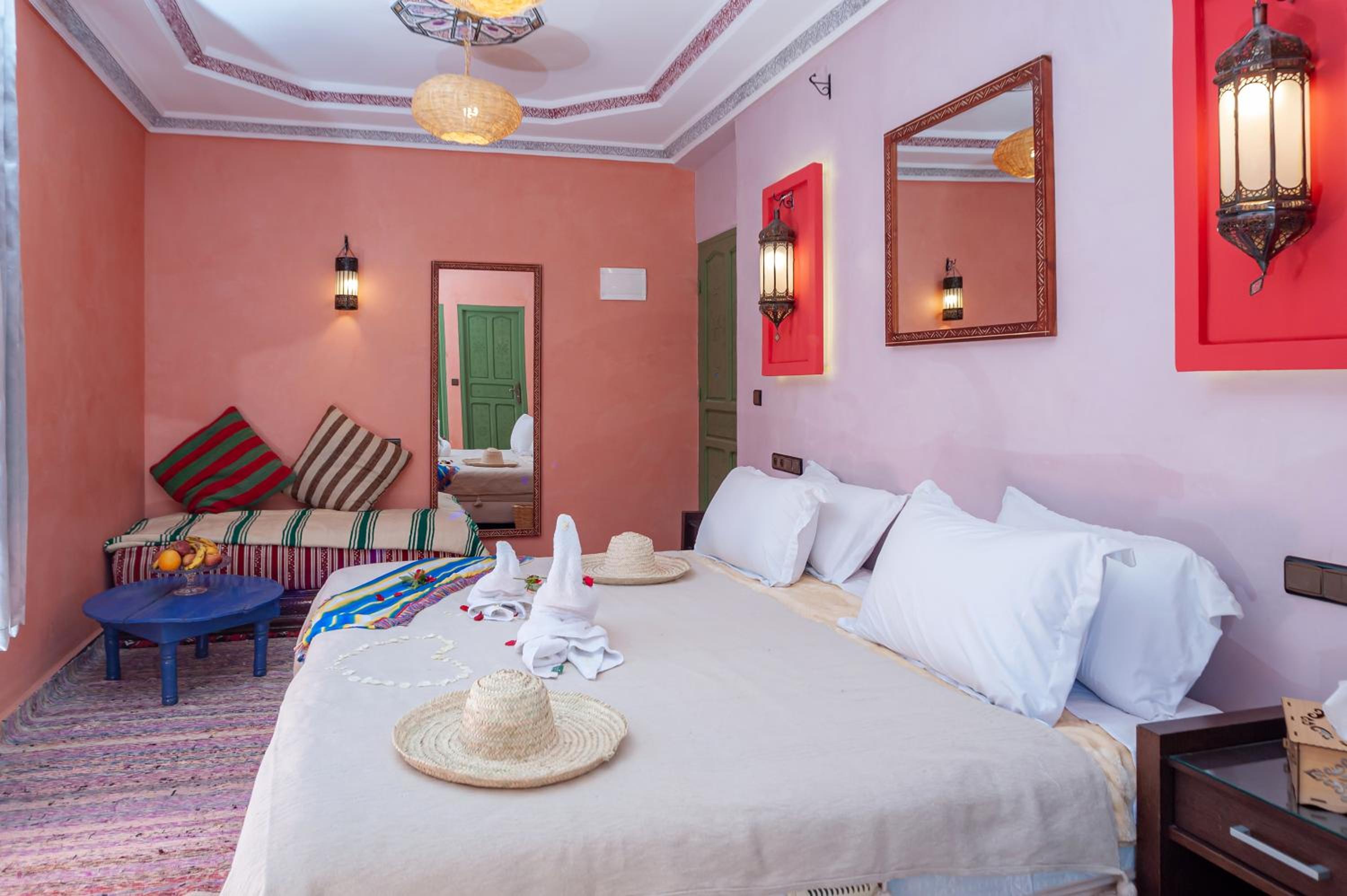 Double Room with Mountain View - Photo 2