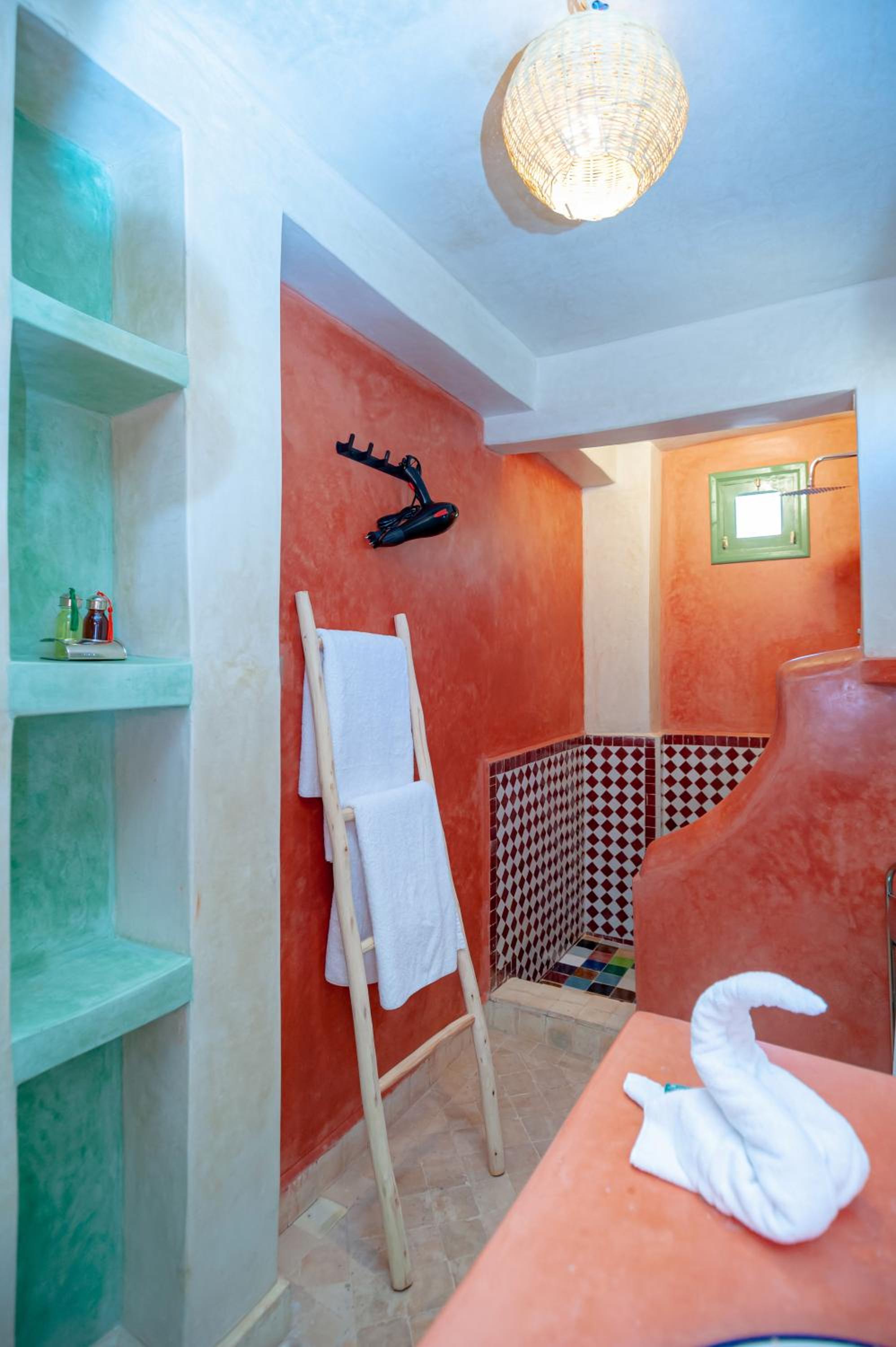 Double Room with Mountain View - Photo 4
