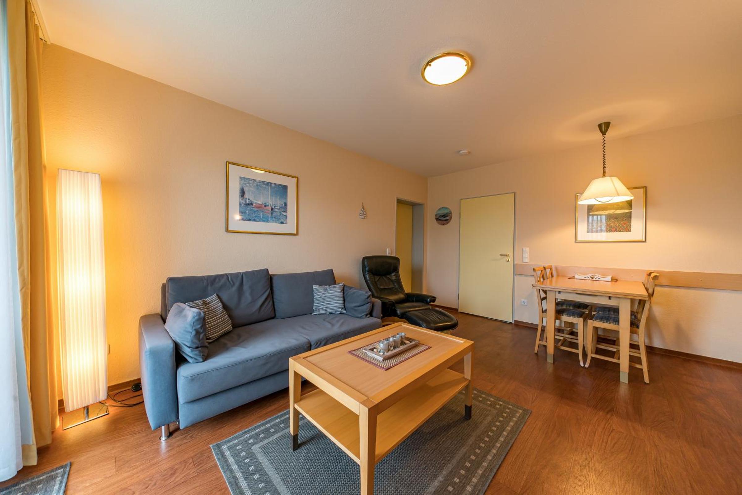 Apartment with Balcony photo 1
