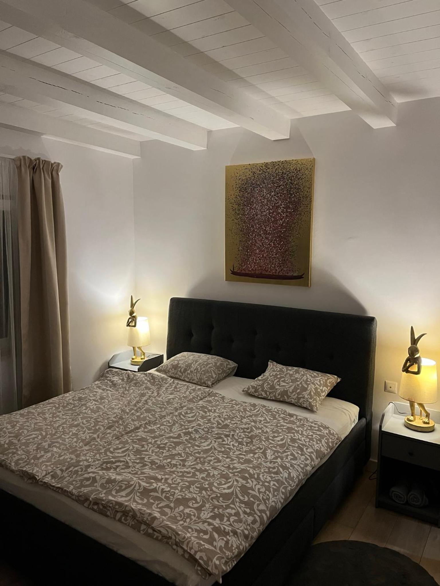 One-Bedroom House photo 1