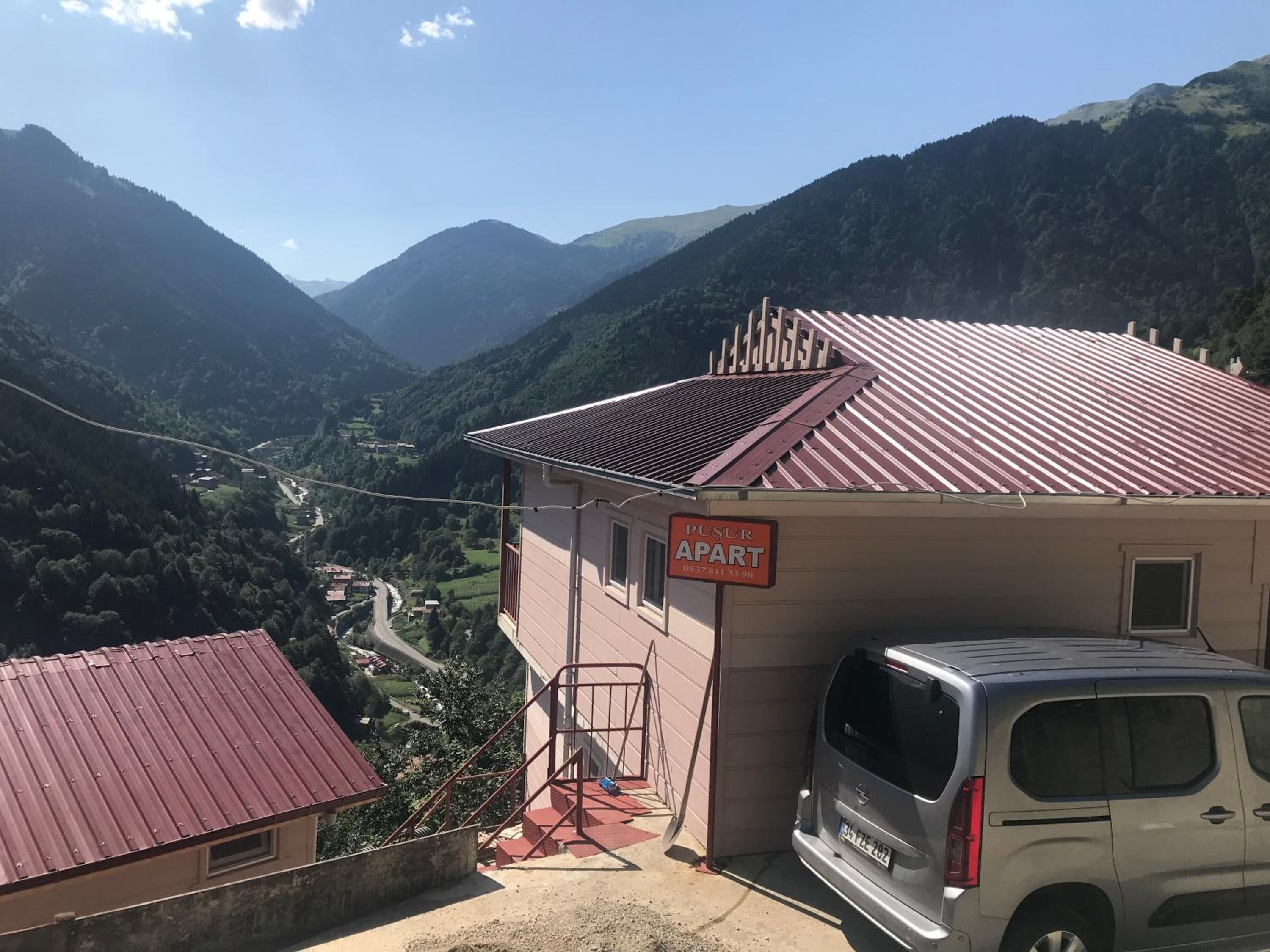 Apartment With Mountain View photo 2