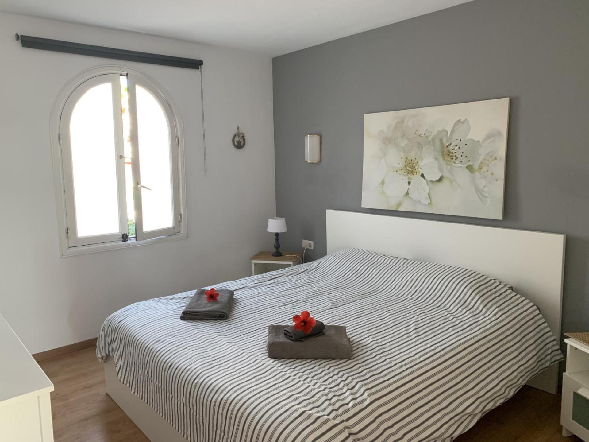 Apartamento con vista a la piscina