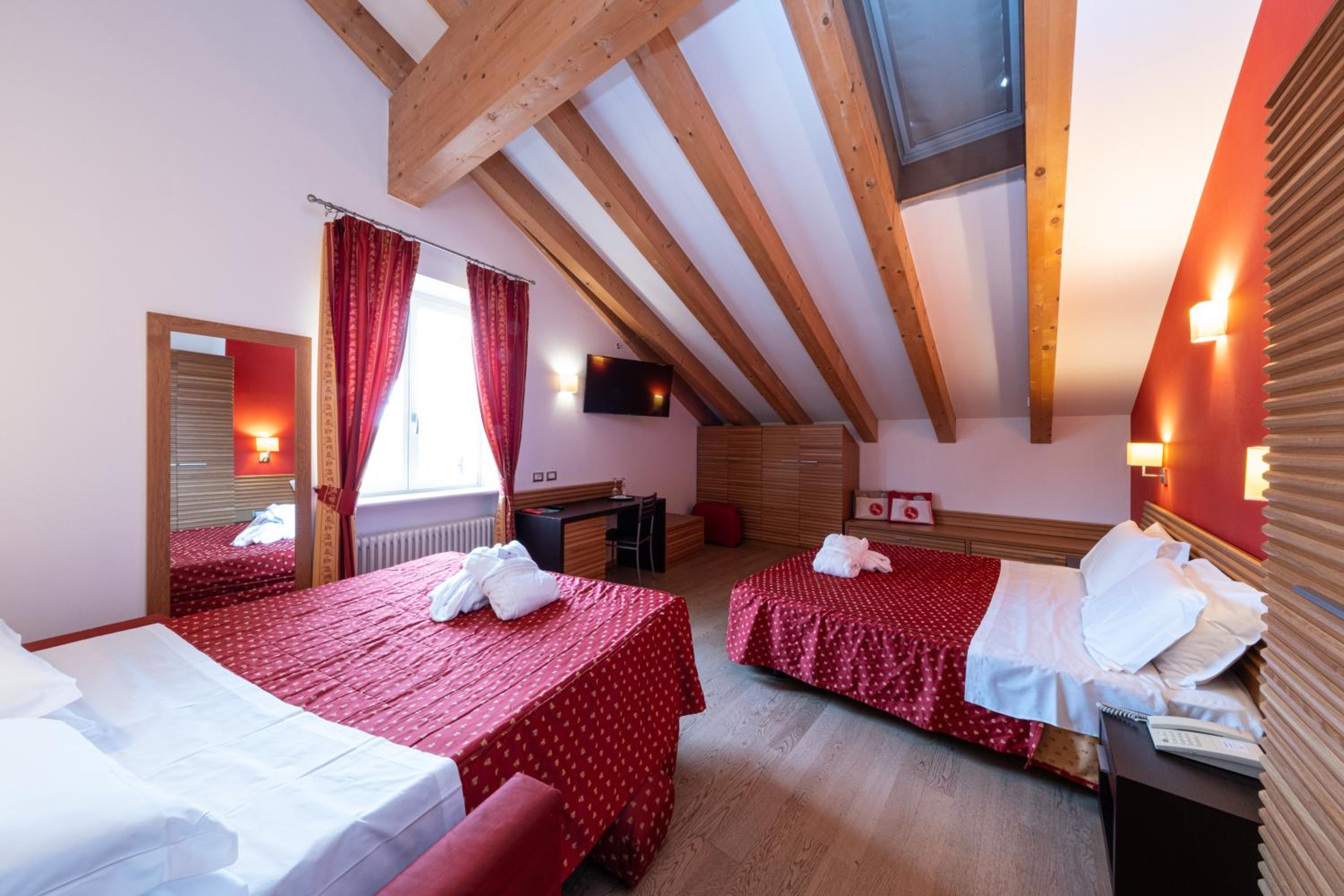 Triple Room With Mountain View