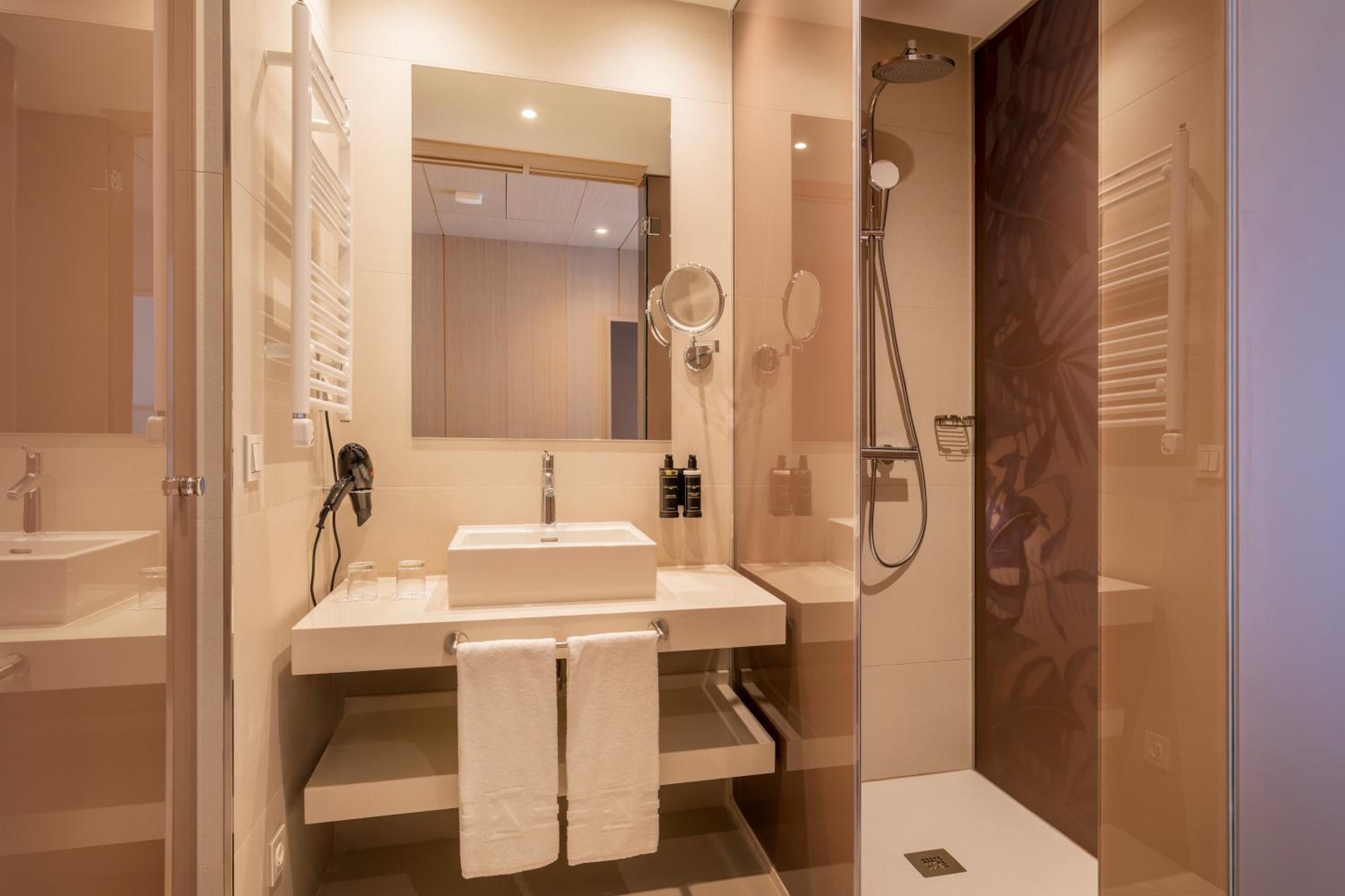 Oasis Deluxe with Terrace - Photo 2