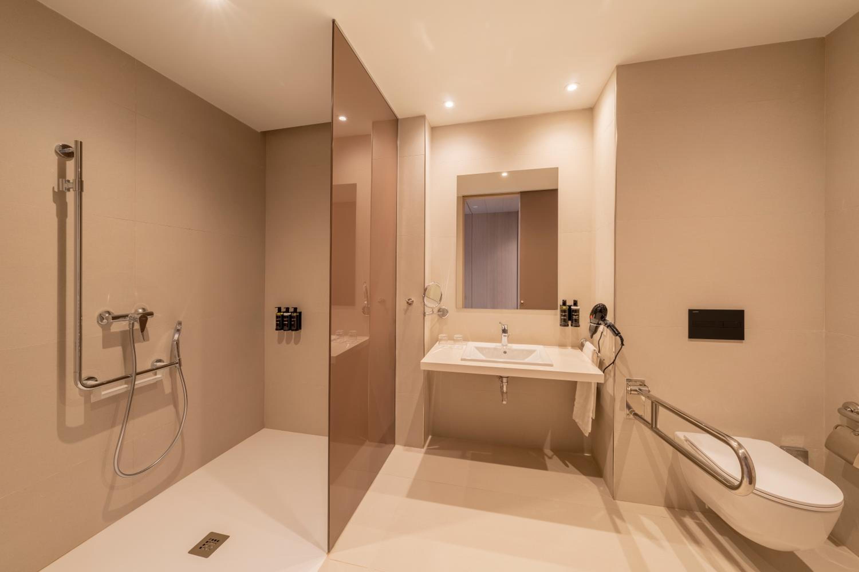 Oasis Deluxe with Terrace - Photo 7