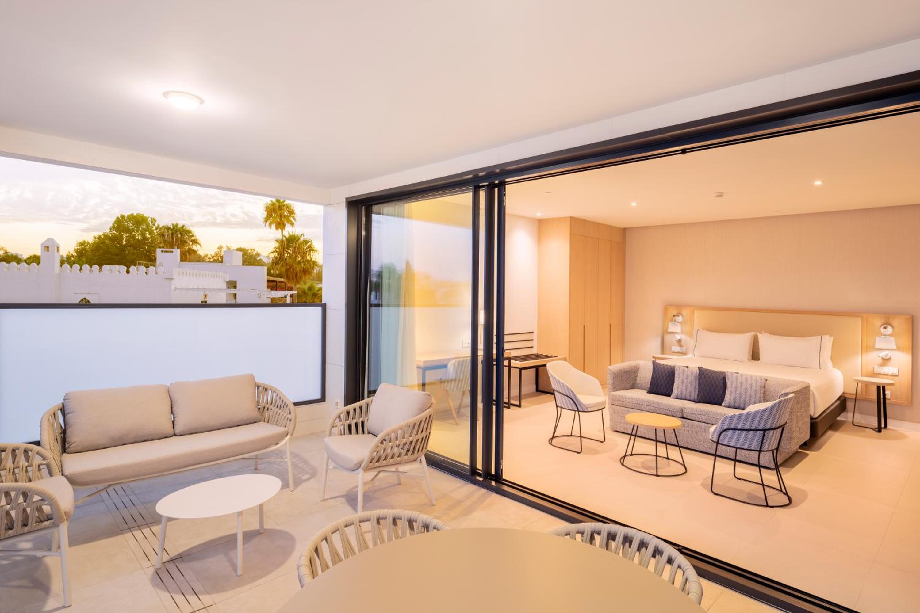 Junior Suite with Terrace - Photo 4