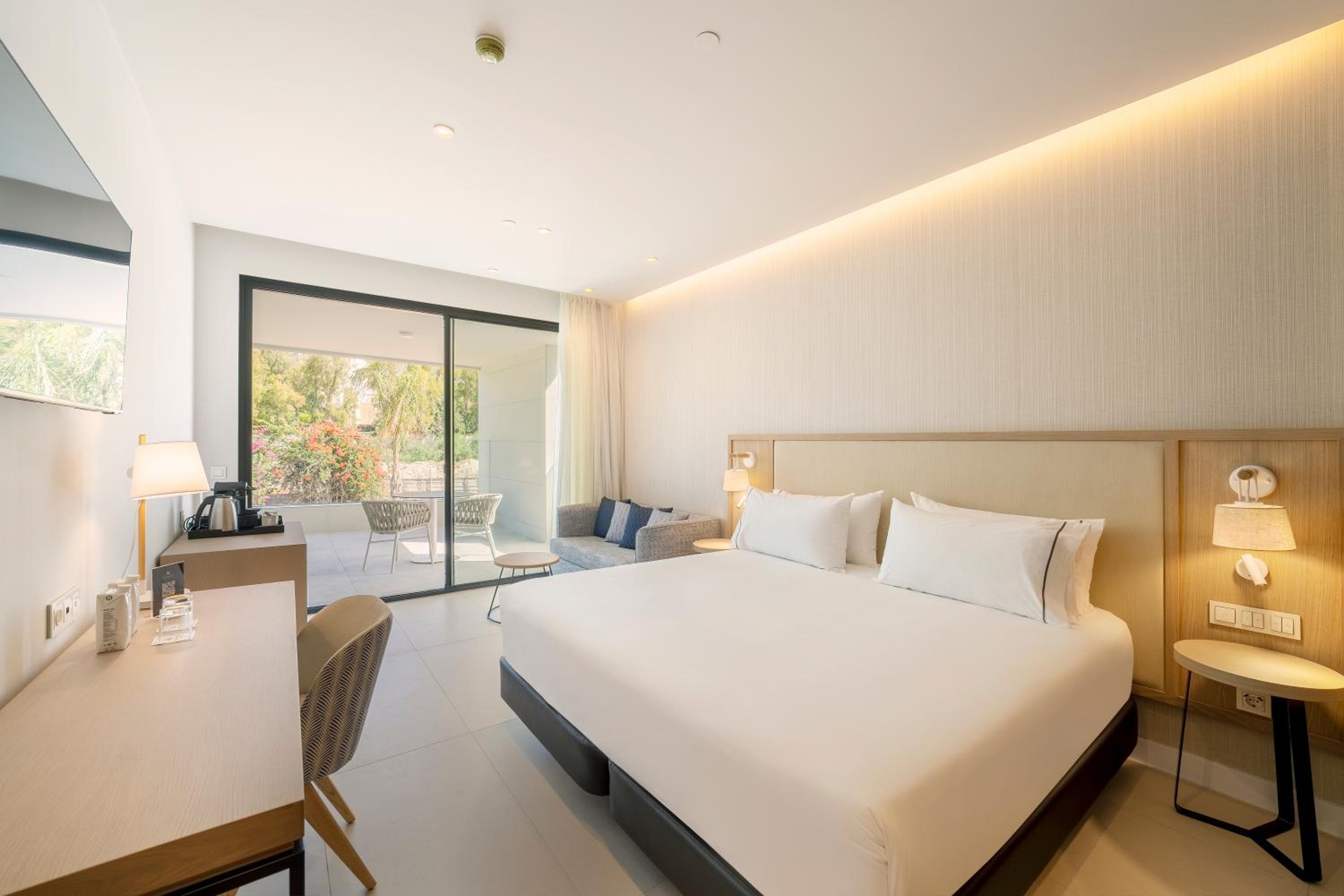 Oasis Premium with Terrace - Photo 7