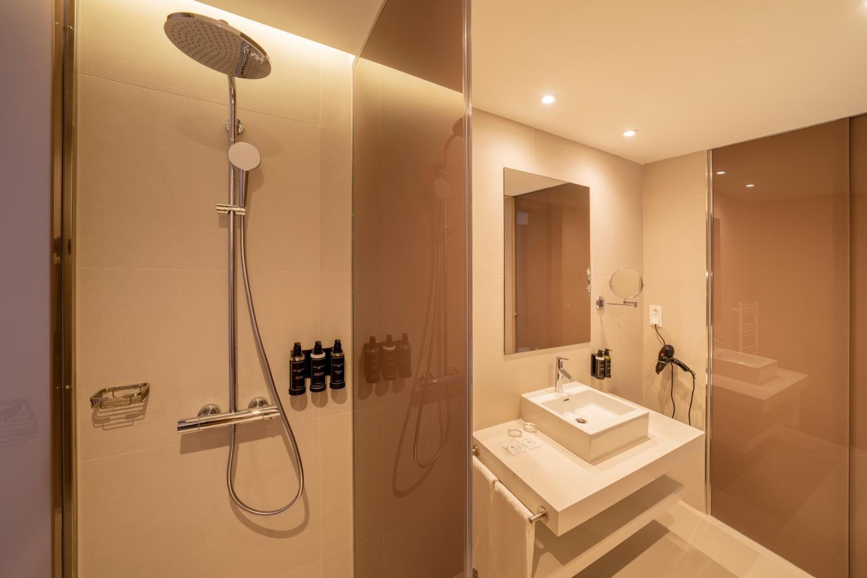Oasis Deluxe with Terrace - Photo 6
