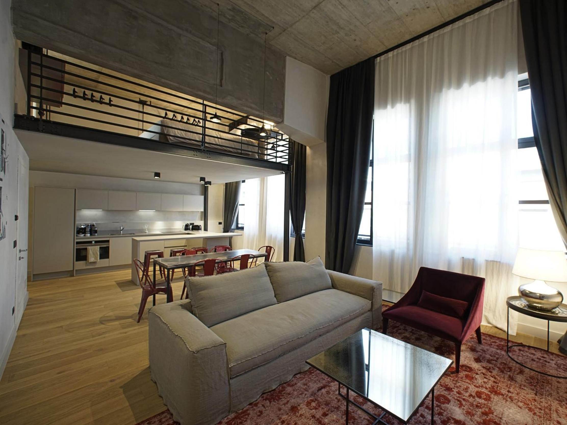 Apartment with Mountain View - Photo 1