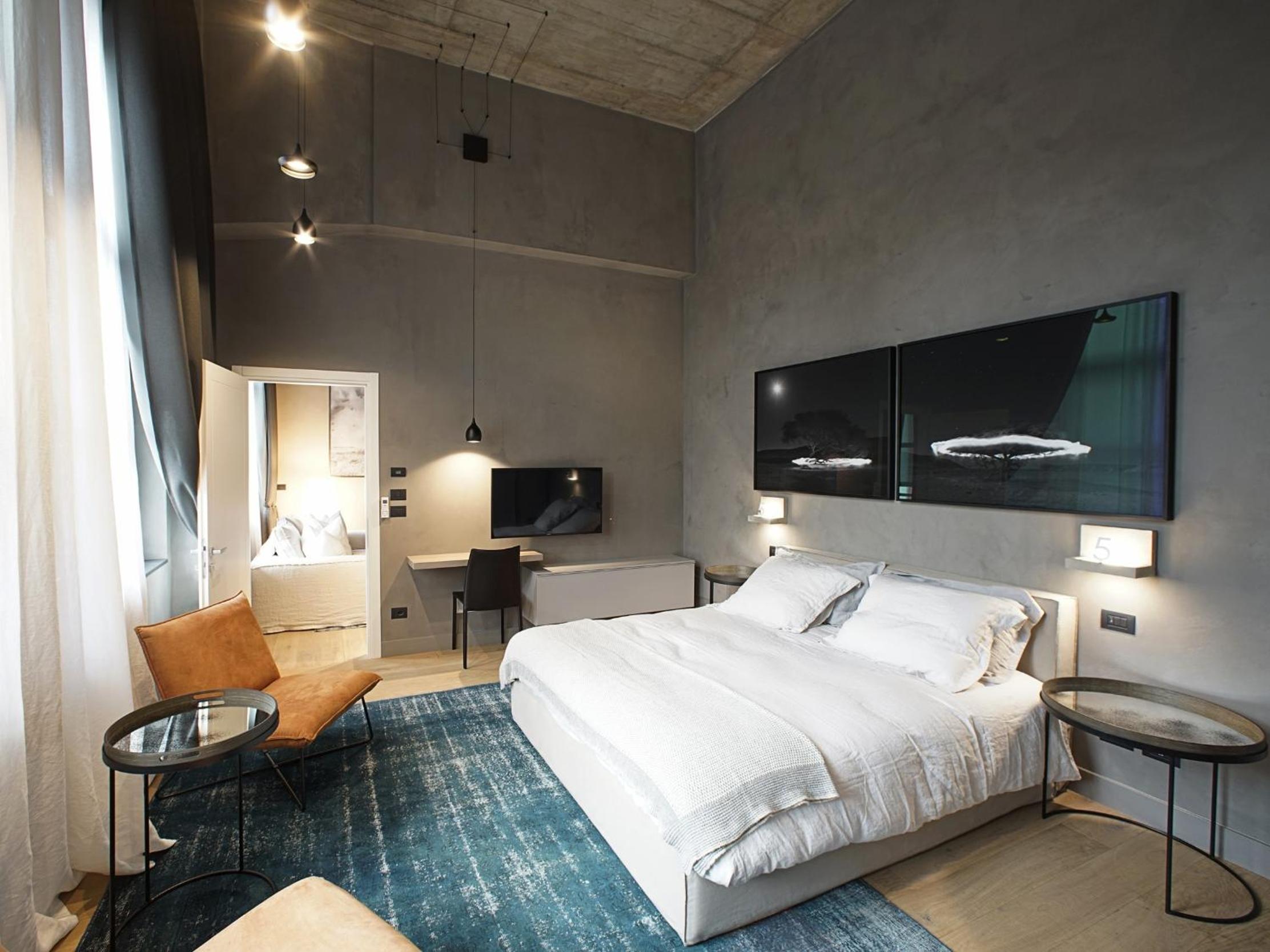 Apartment with Terrace - Photo 11