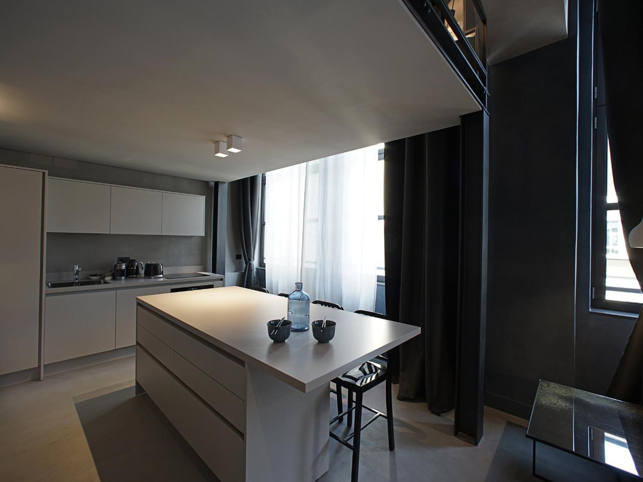 Apartment - Split Level - Photo 4
