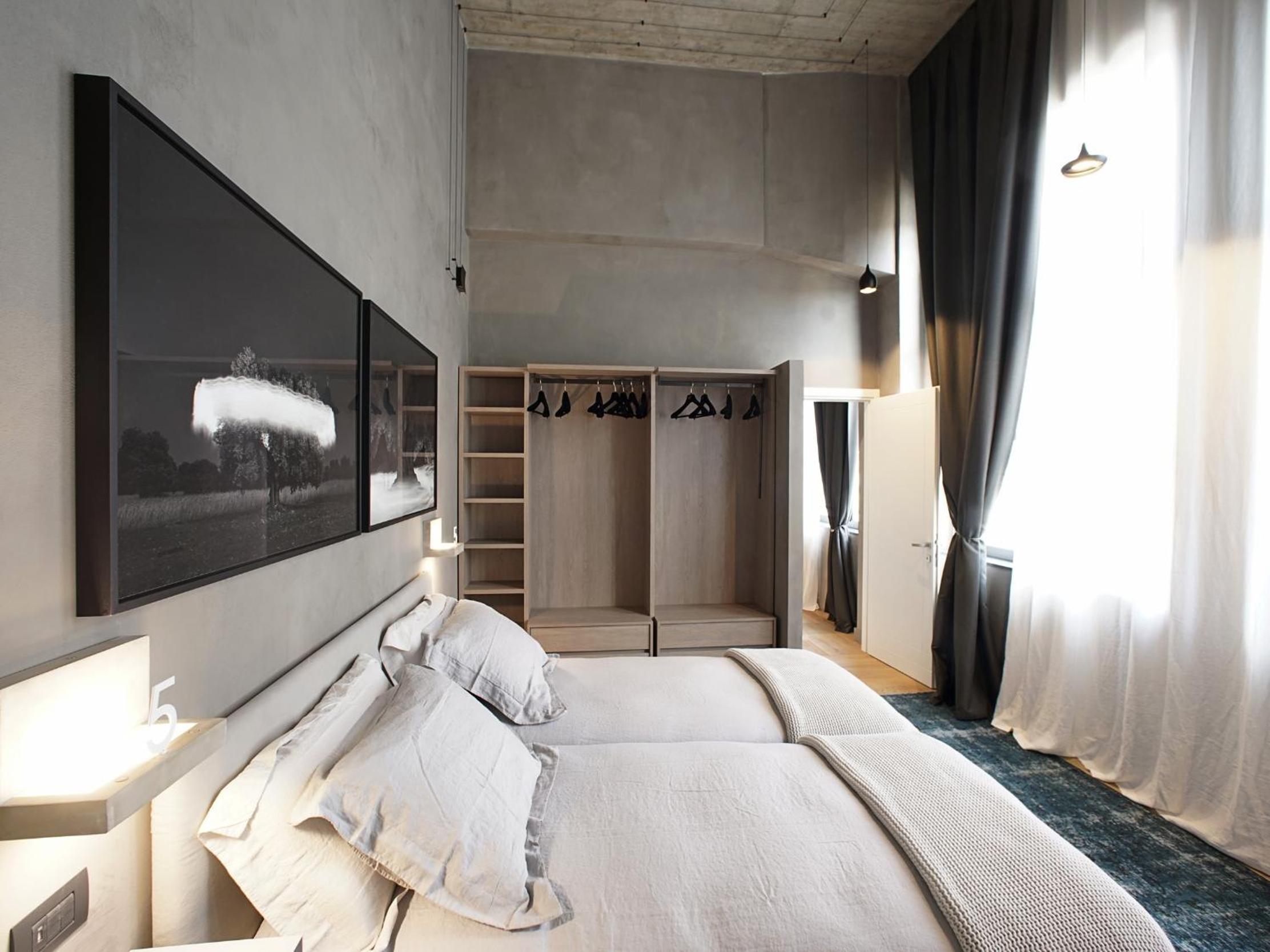 Apartment with Terrace - Photo 7