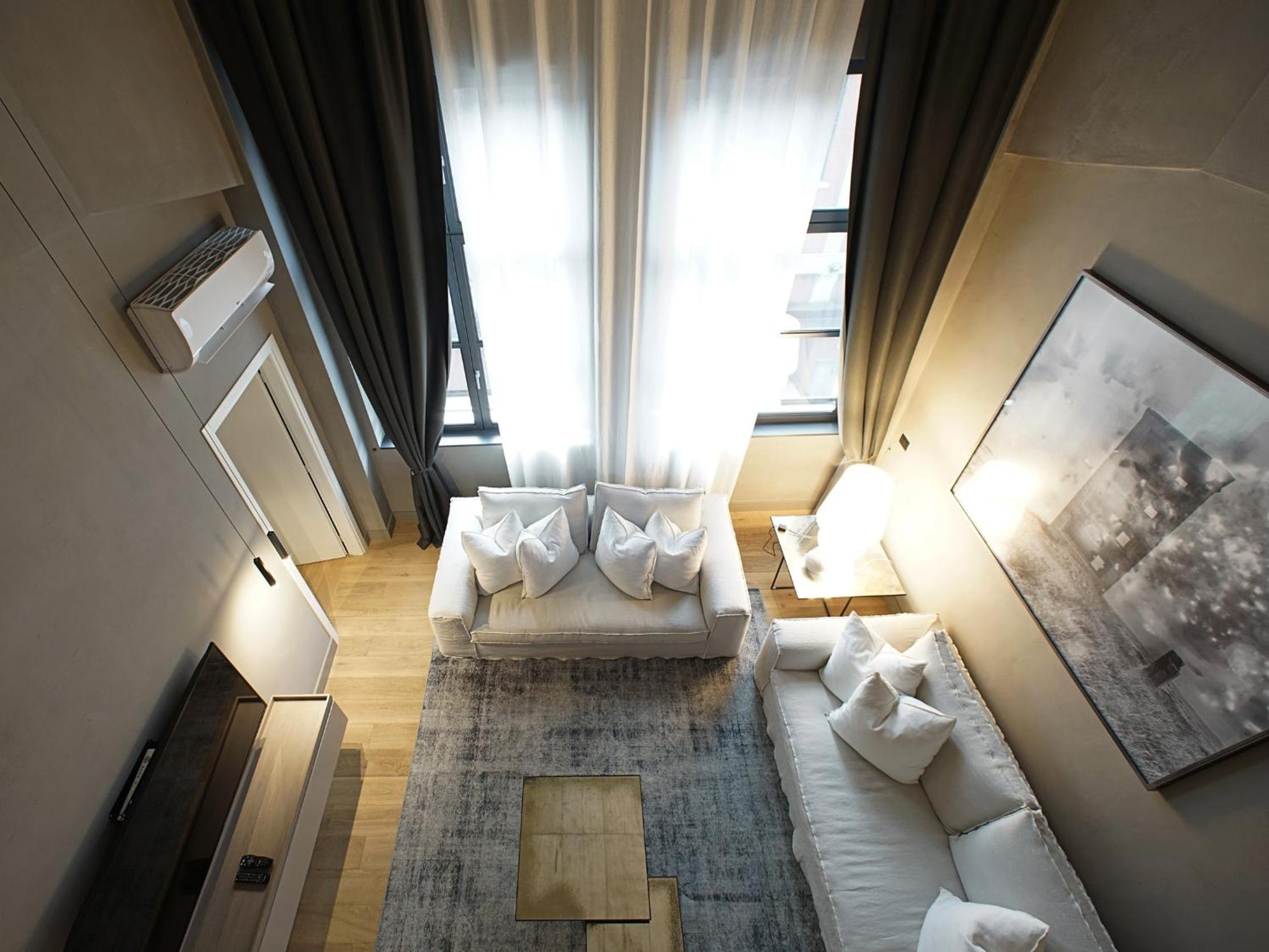 Apartment with Terrace - Photo 9
