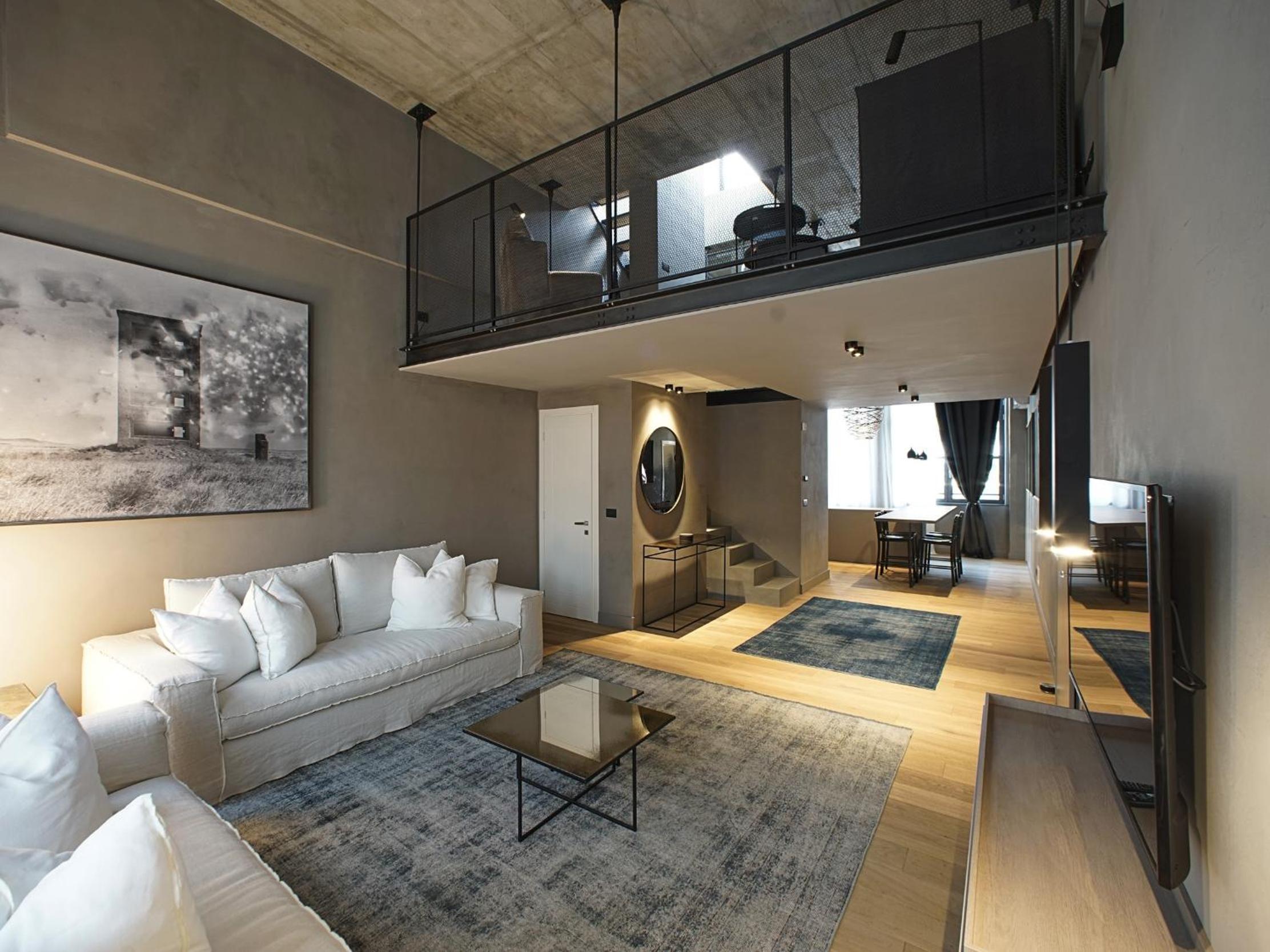 Apartment with Terrace - Photo 10