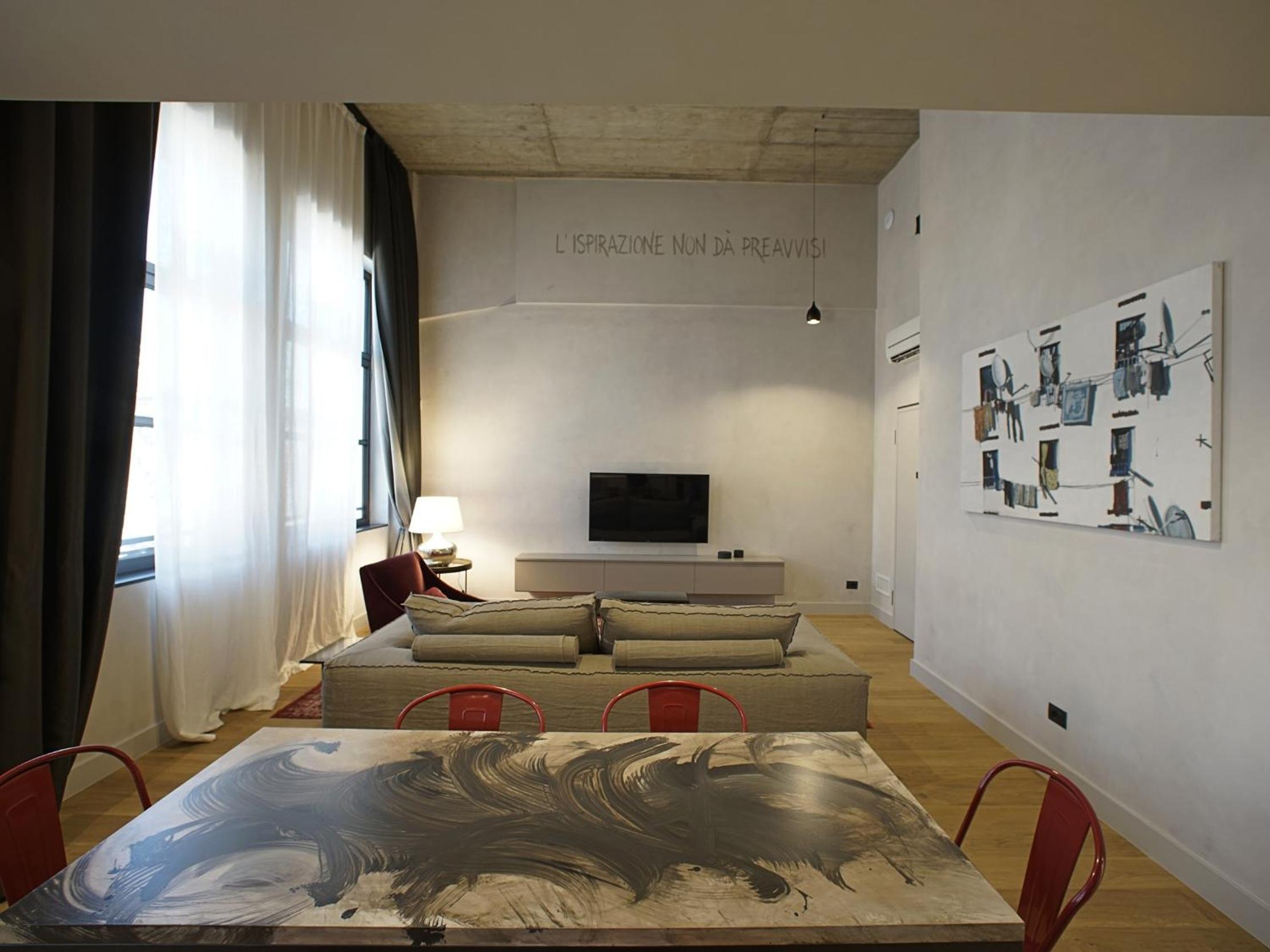 Apartment with Mountain View - Photo 3