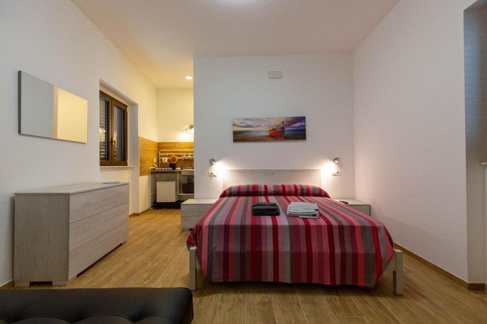 Large Double Room photo 2