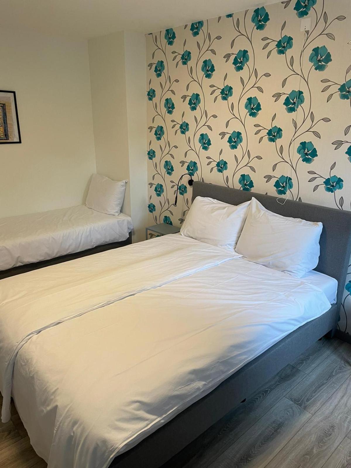 Comfort Triple Room with Shower - Photo 1