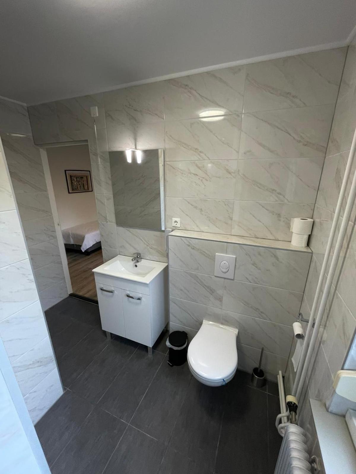 Comfort Triple Room with Shower - Photo 5