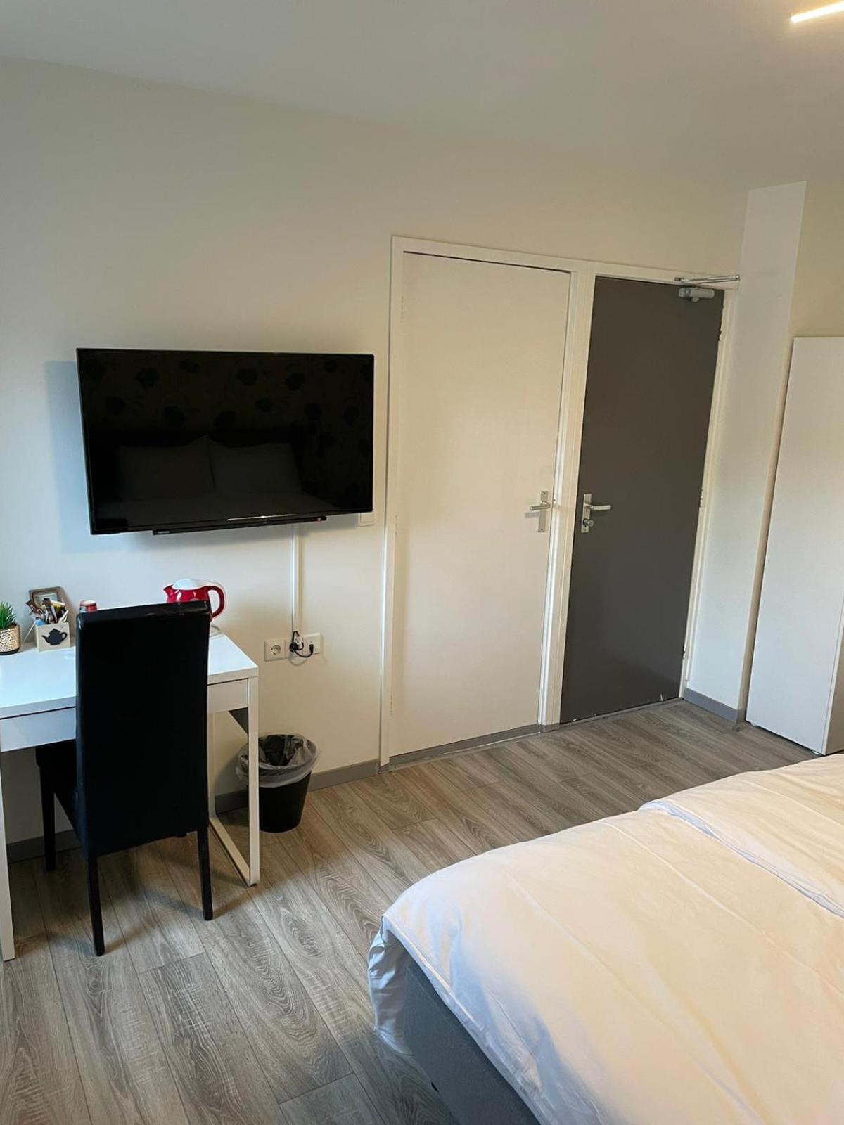 Comfort Triple Room with Shower - Photo 3