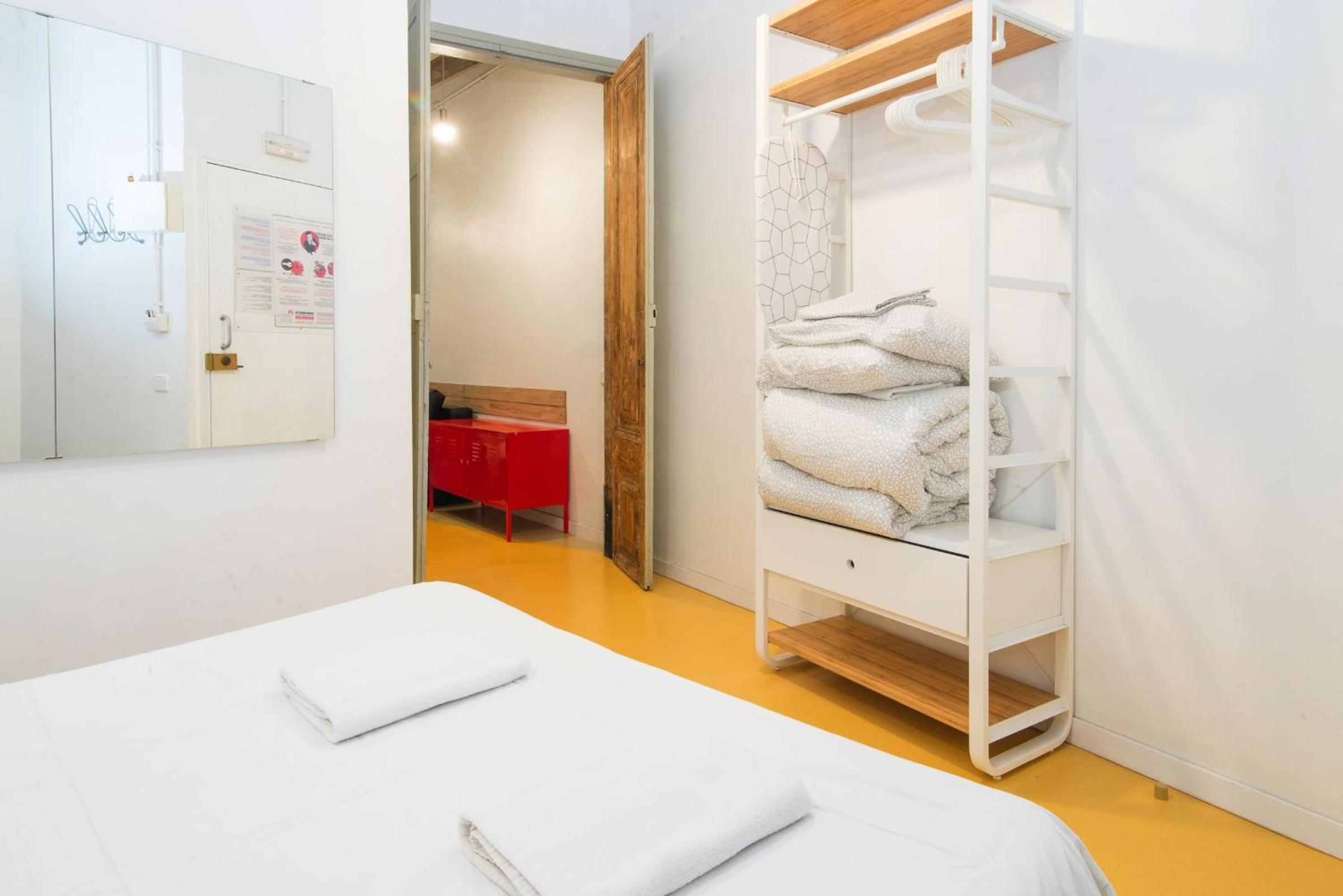 One-Bedroom Apartment photo 2