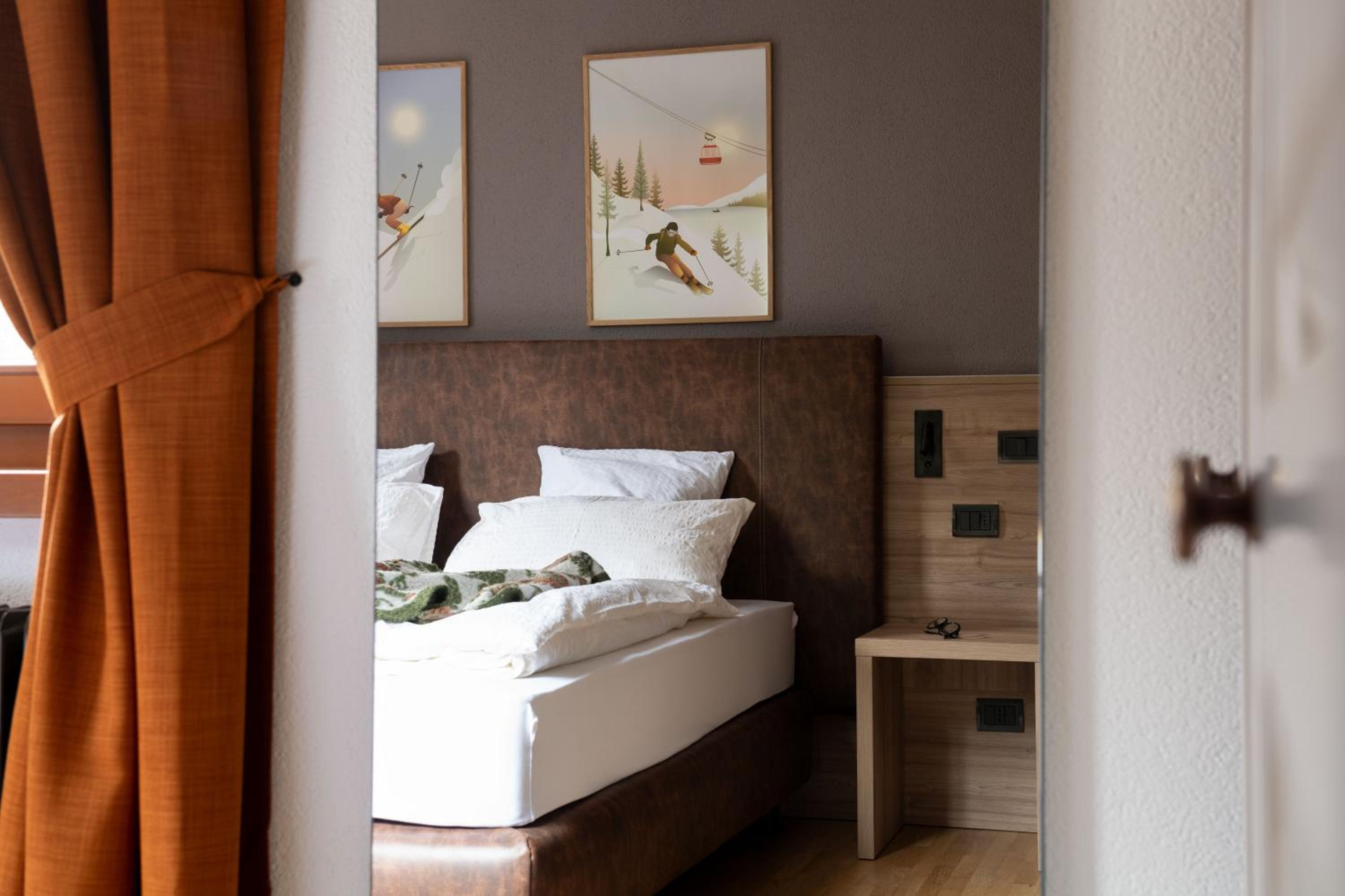 Superior One-Bedroom Apartment with Balcony