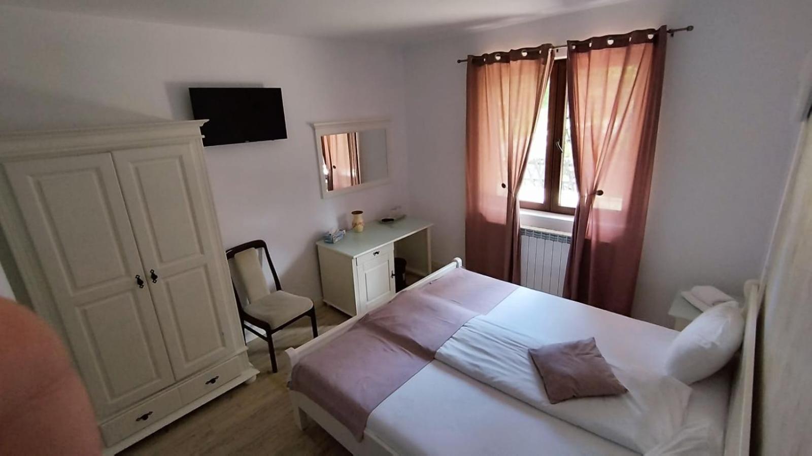 Superior King Room - Photo 2