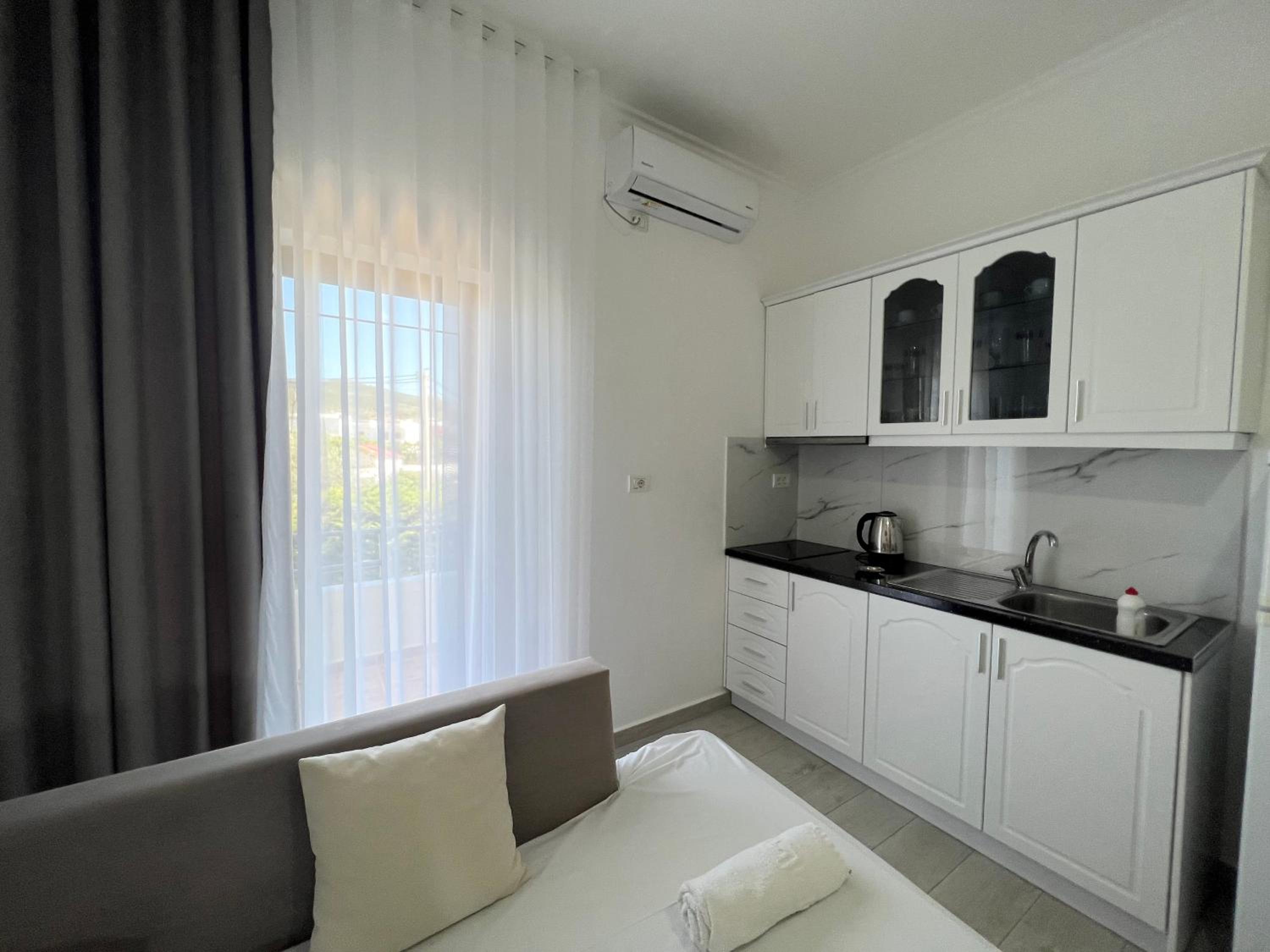 Apartment with Balcony photo 2