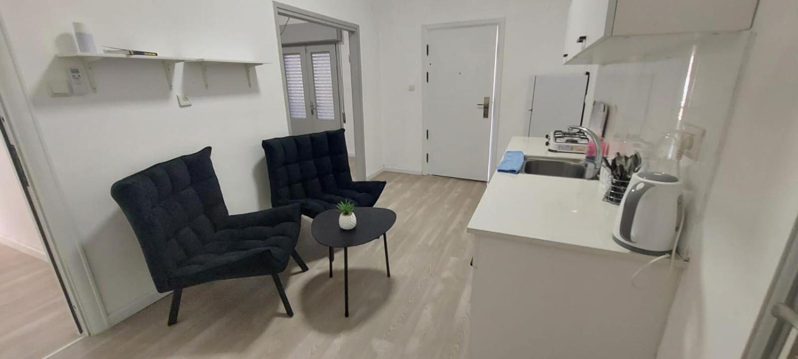 Two-Bedroom Apartment - Photo 5