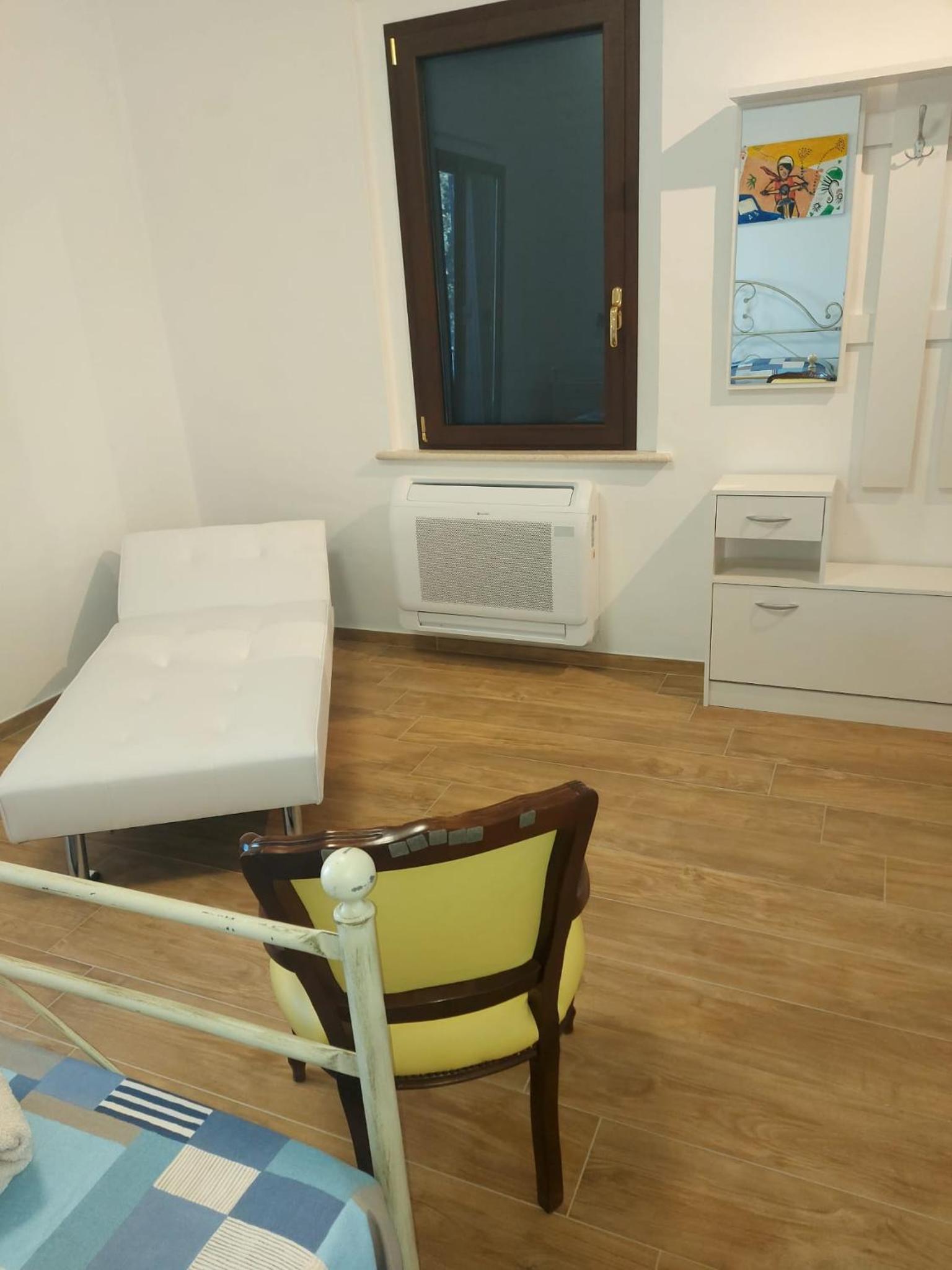 Triple Room with Private Bathroom photo 3