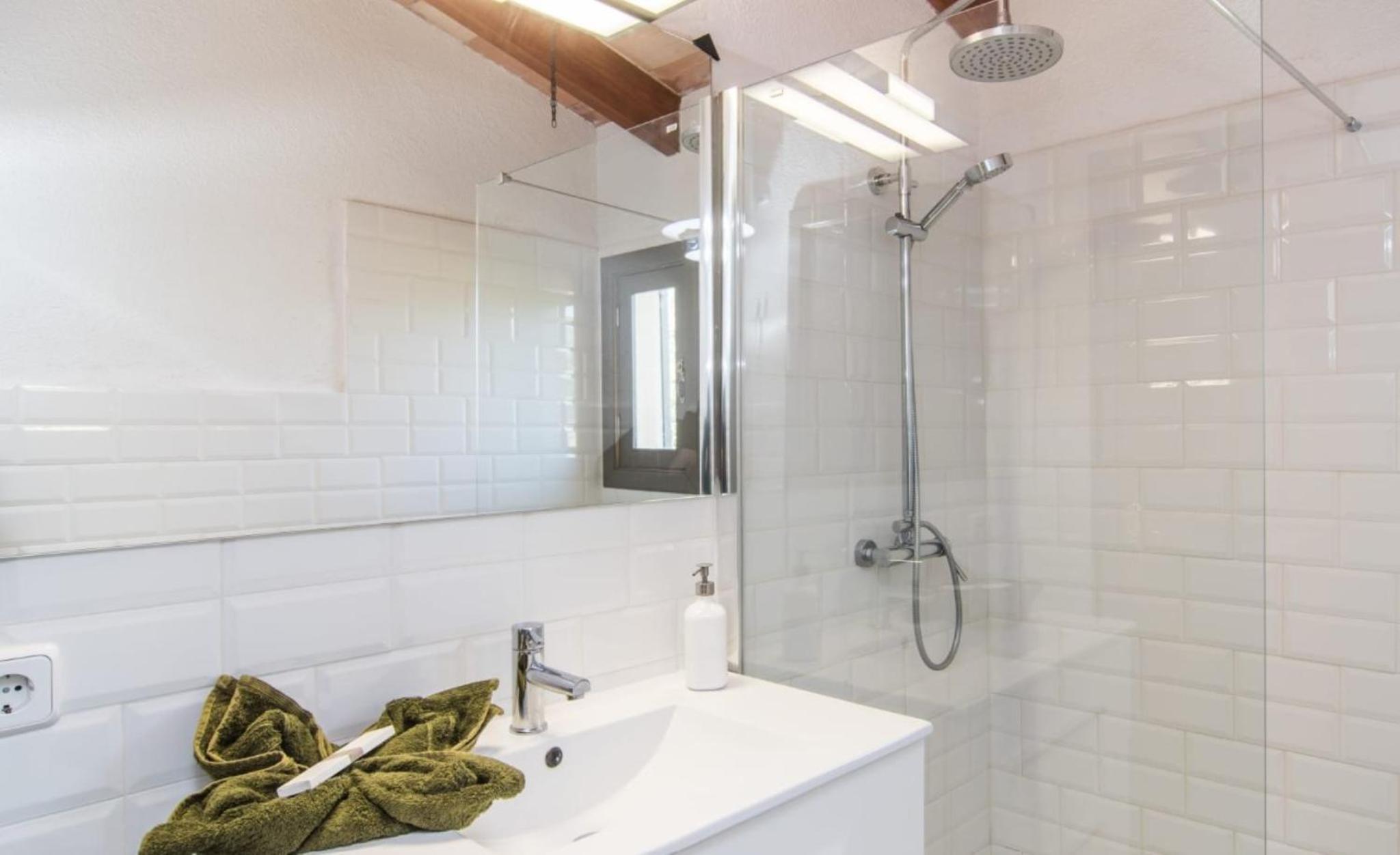 Two-Bedroom House photo 2