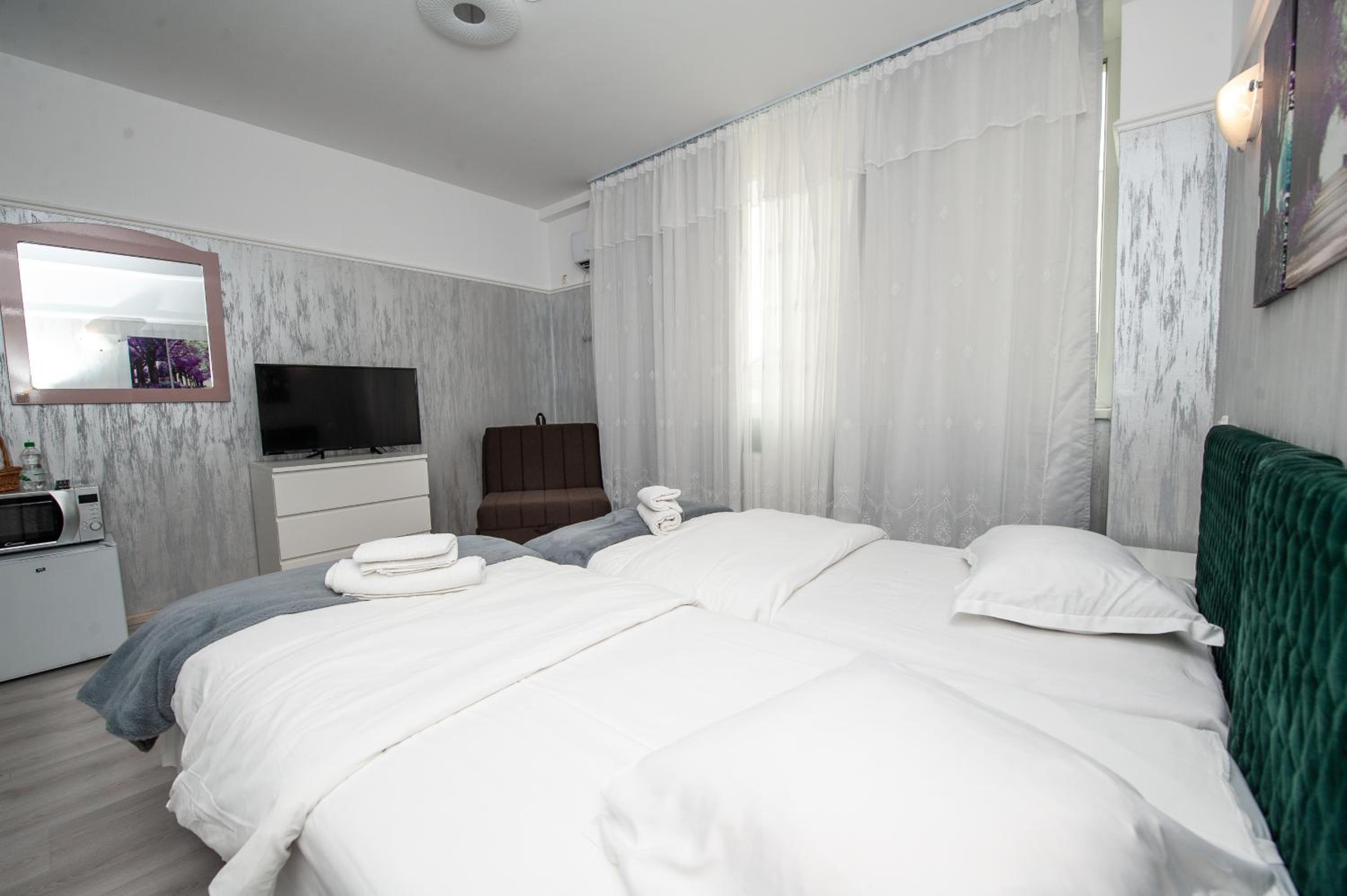 Double or Twin Room - Photo 1