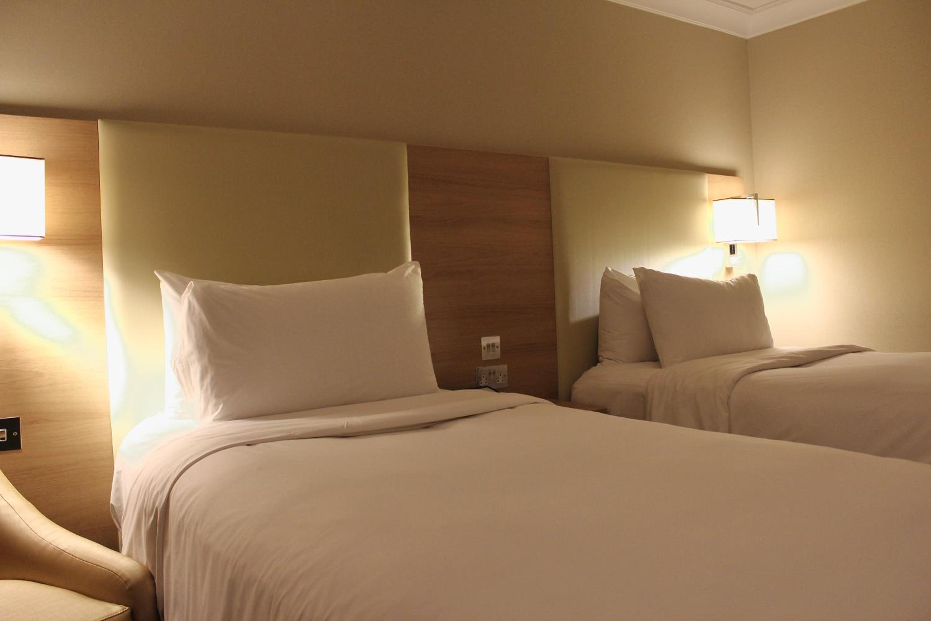 Standard Twin Room - Photo 1