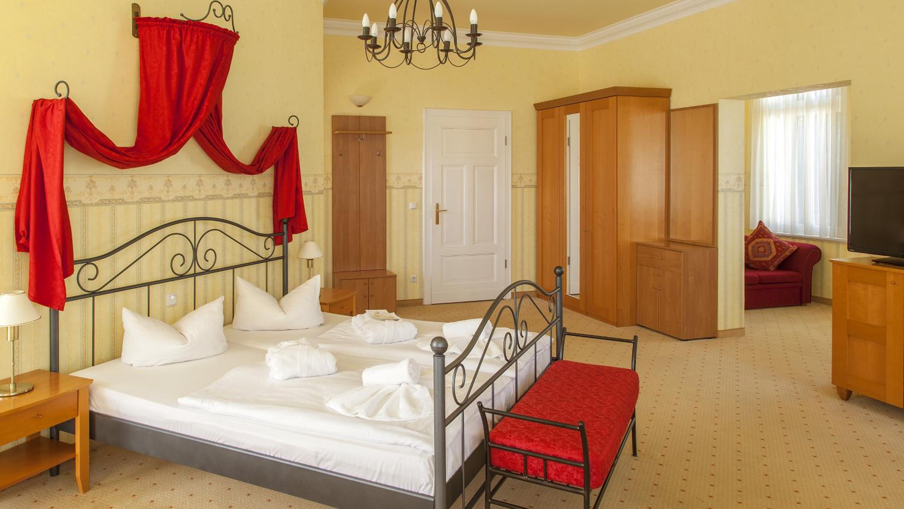 Standard Suite - Photo 1