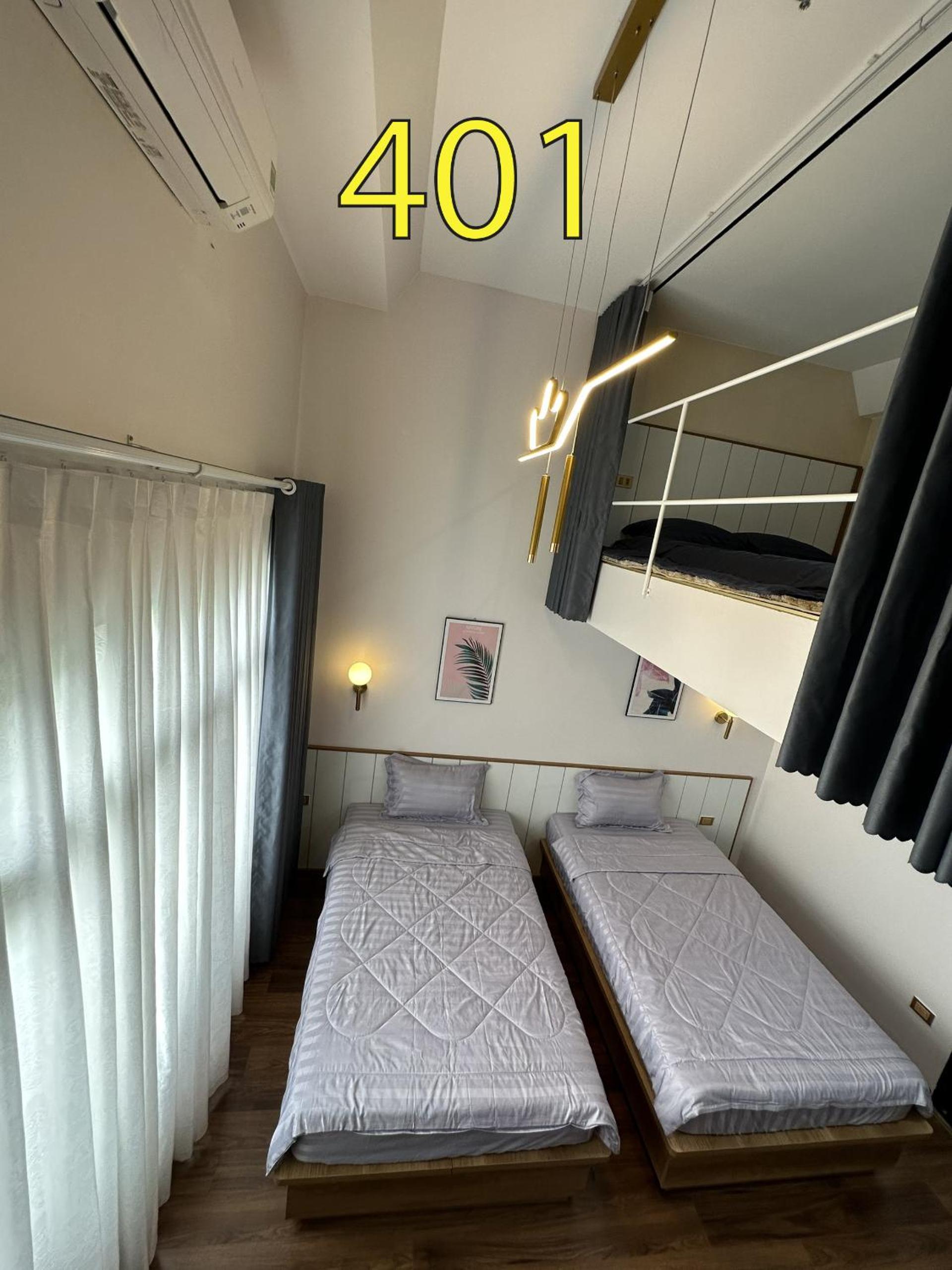 Quadruple Room with Private Bathroom photo 2