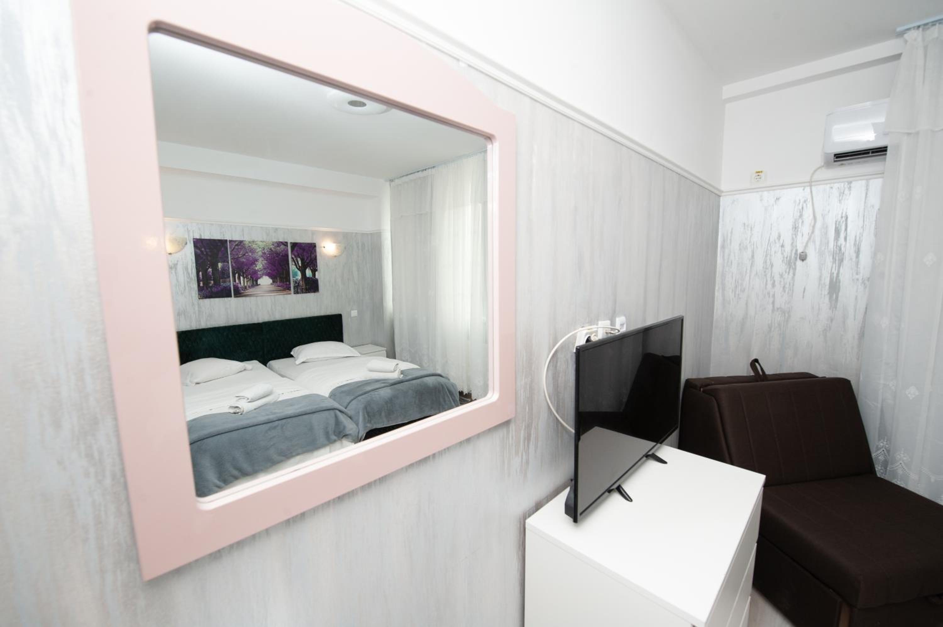 Double or Twin Room - Photo 39