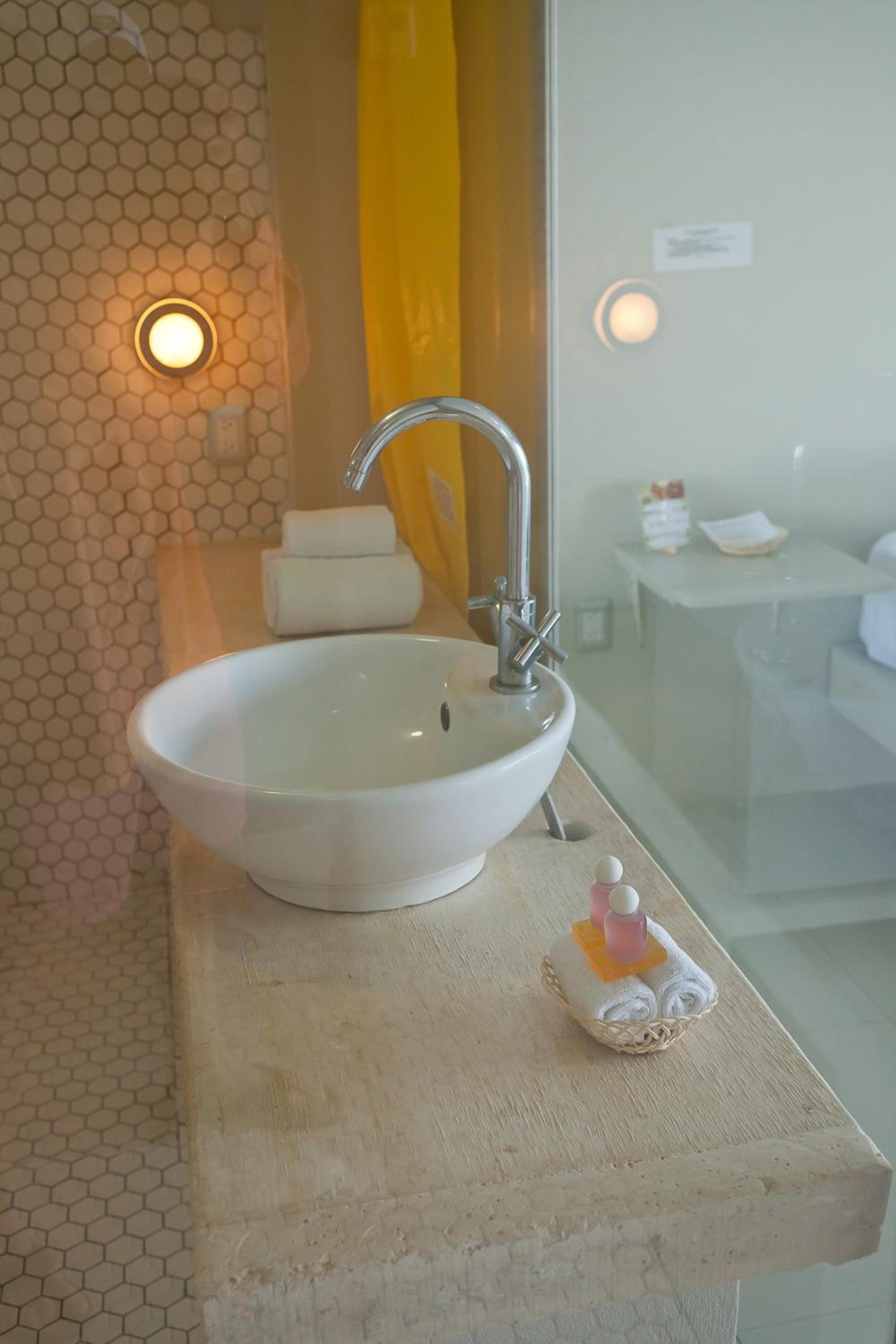 Room with Ocean View - Photo 10