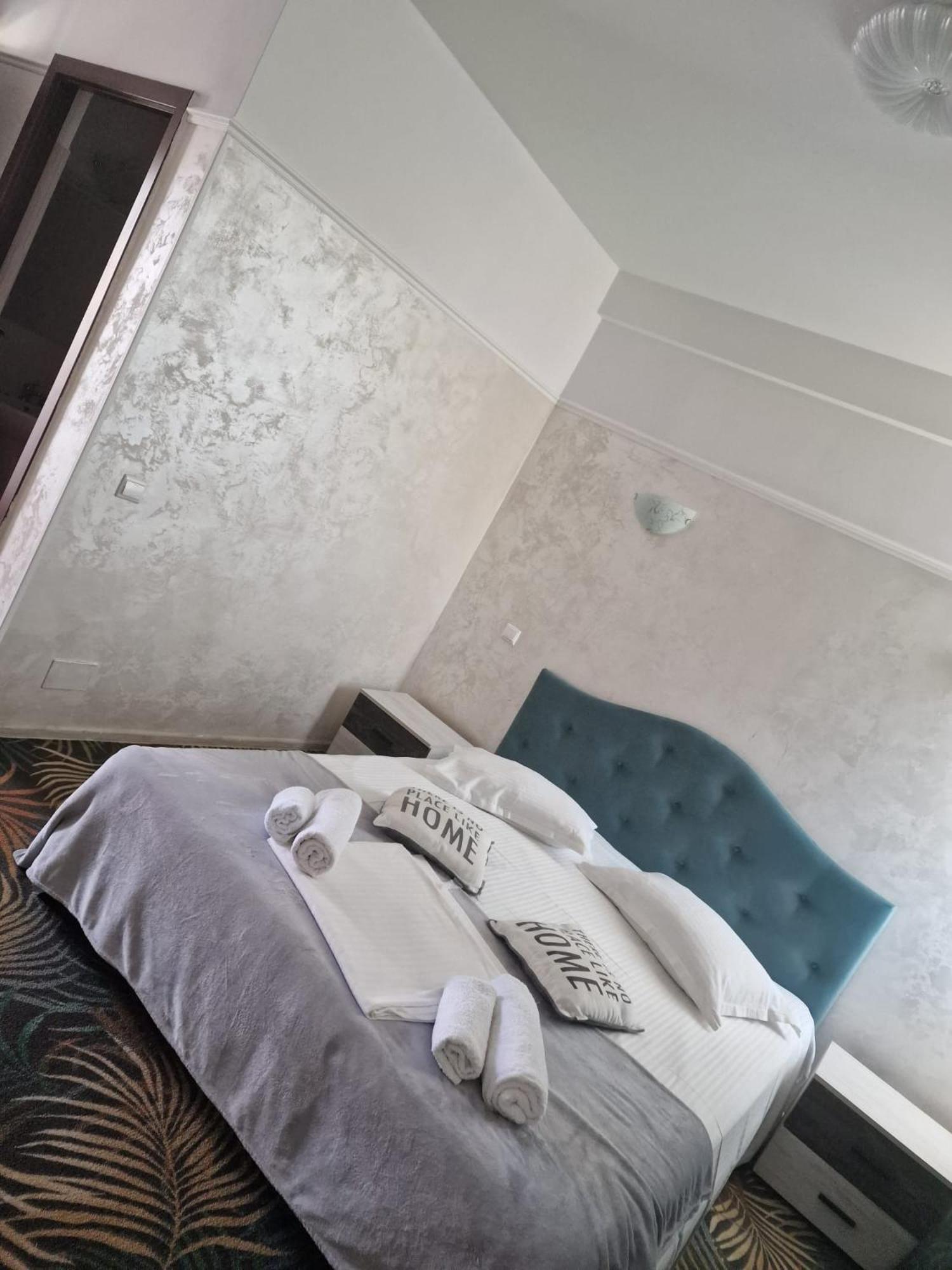 Double or Twin Room - Photo 41